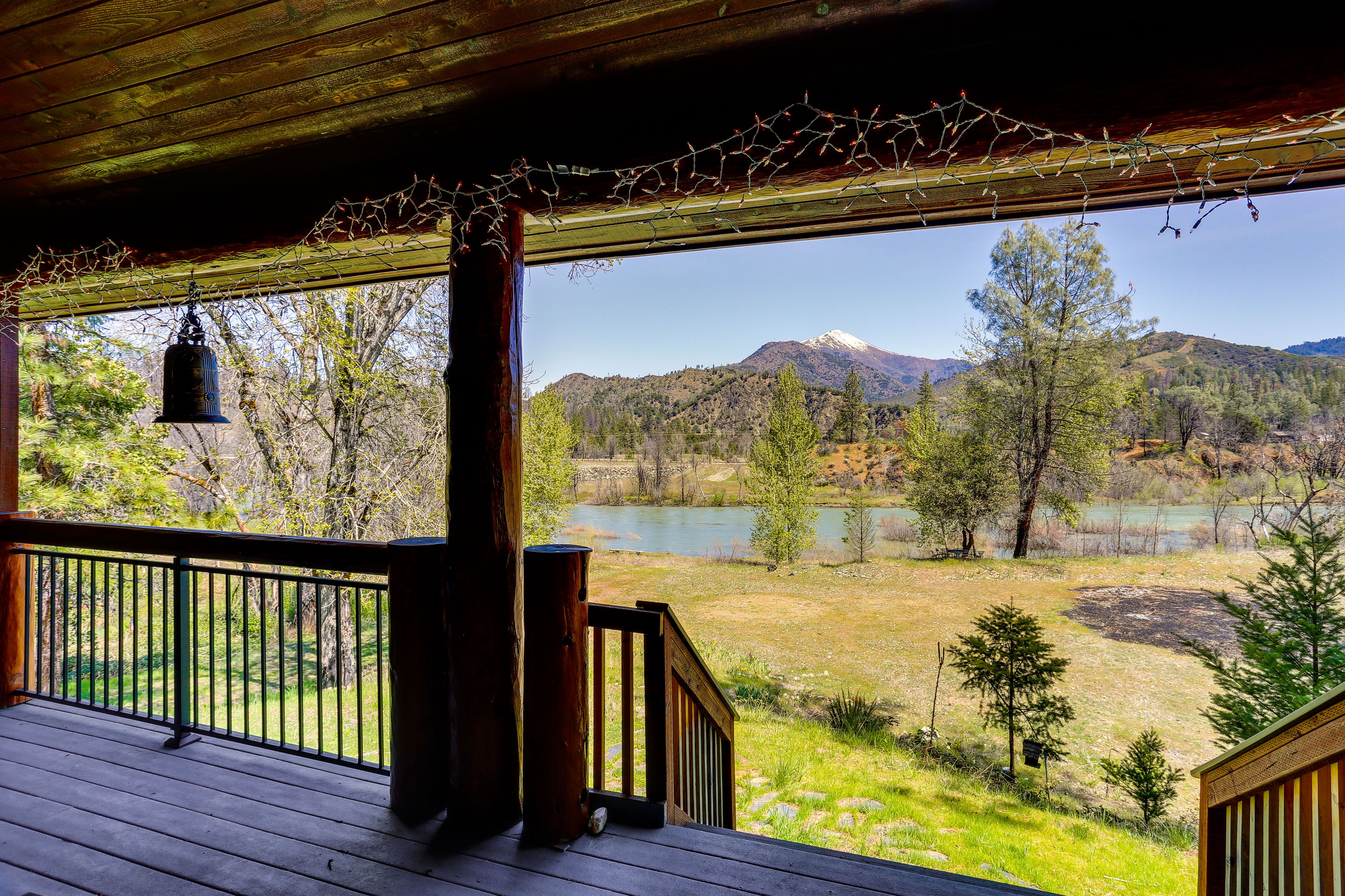 Junction City Vacation Rental | 5BR | 3.5BA | 6,000 Sq Ft | Stairs Required