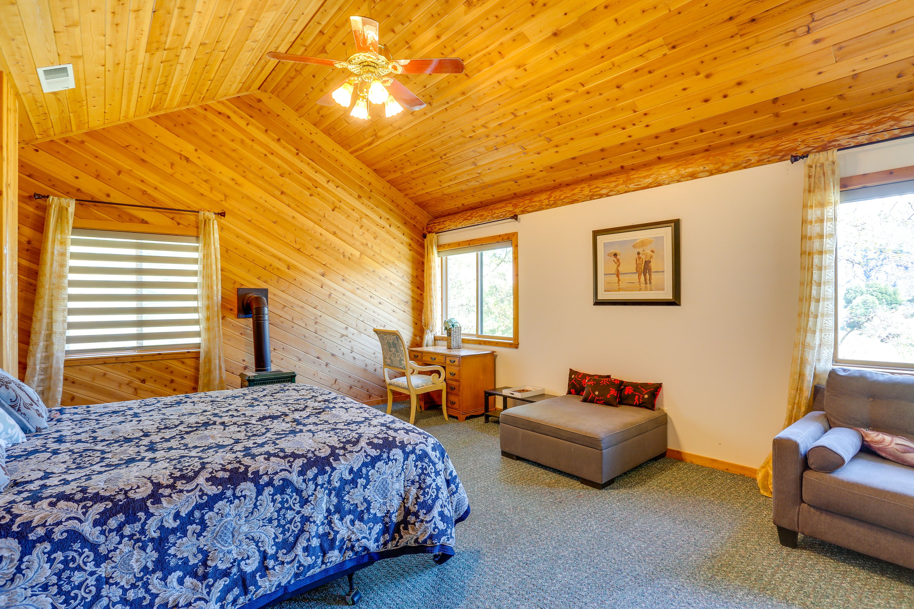 Bedroom 2 | King Bed | Upper Level