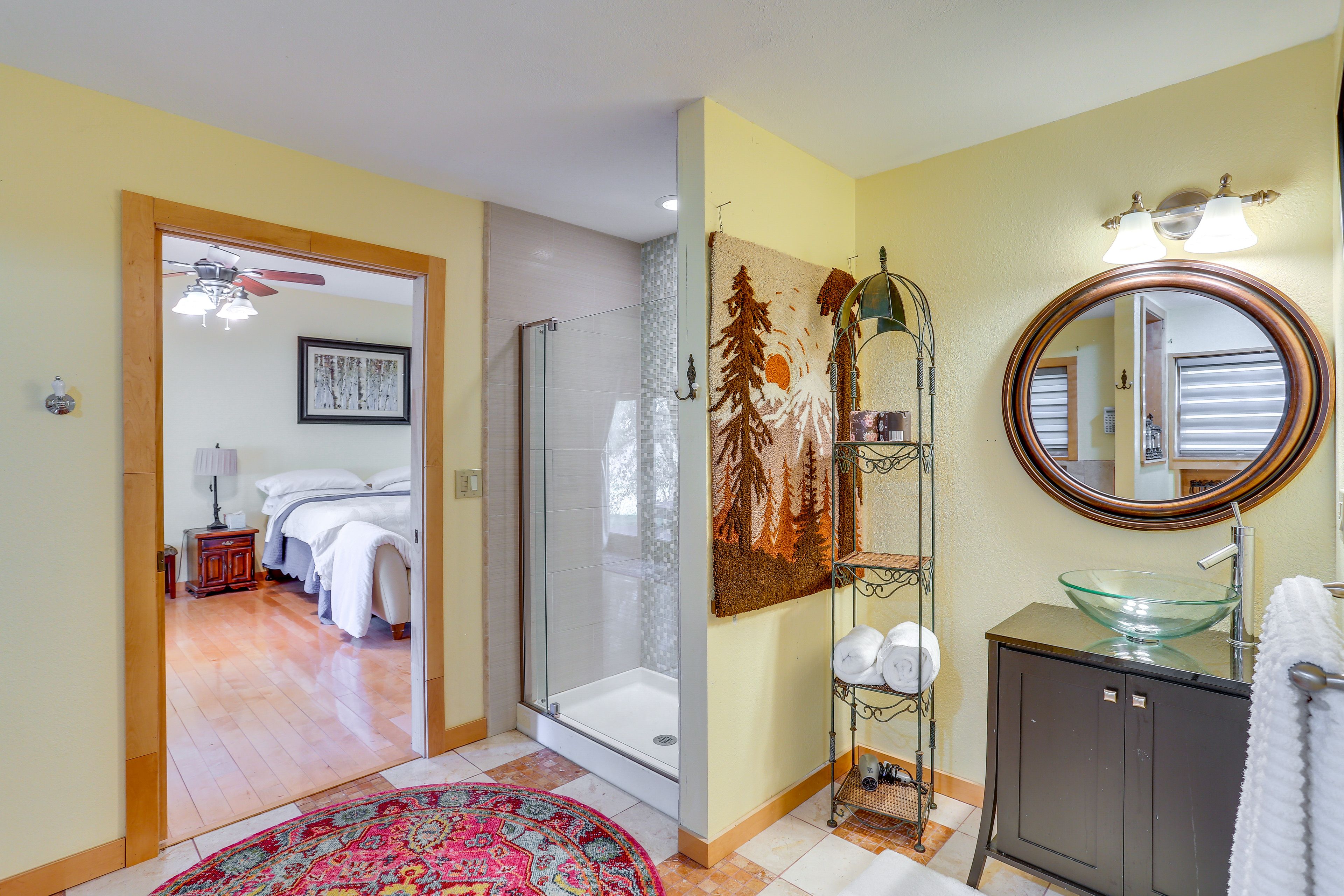 Jack & Jill Bathroom | Lower Level