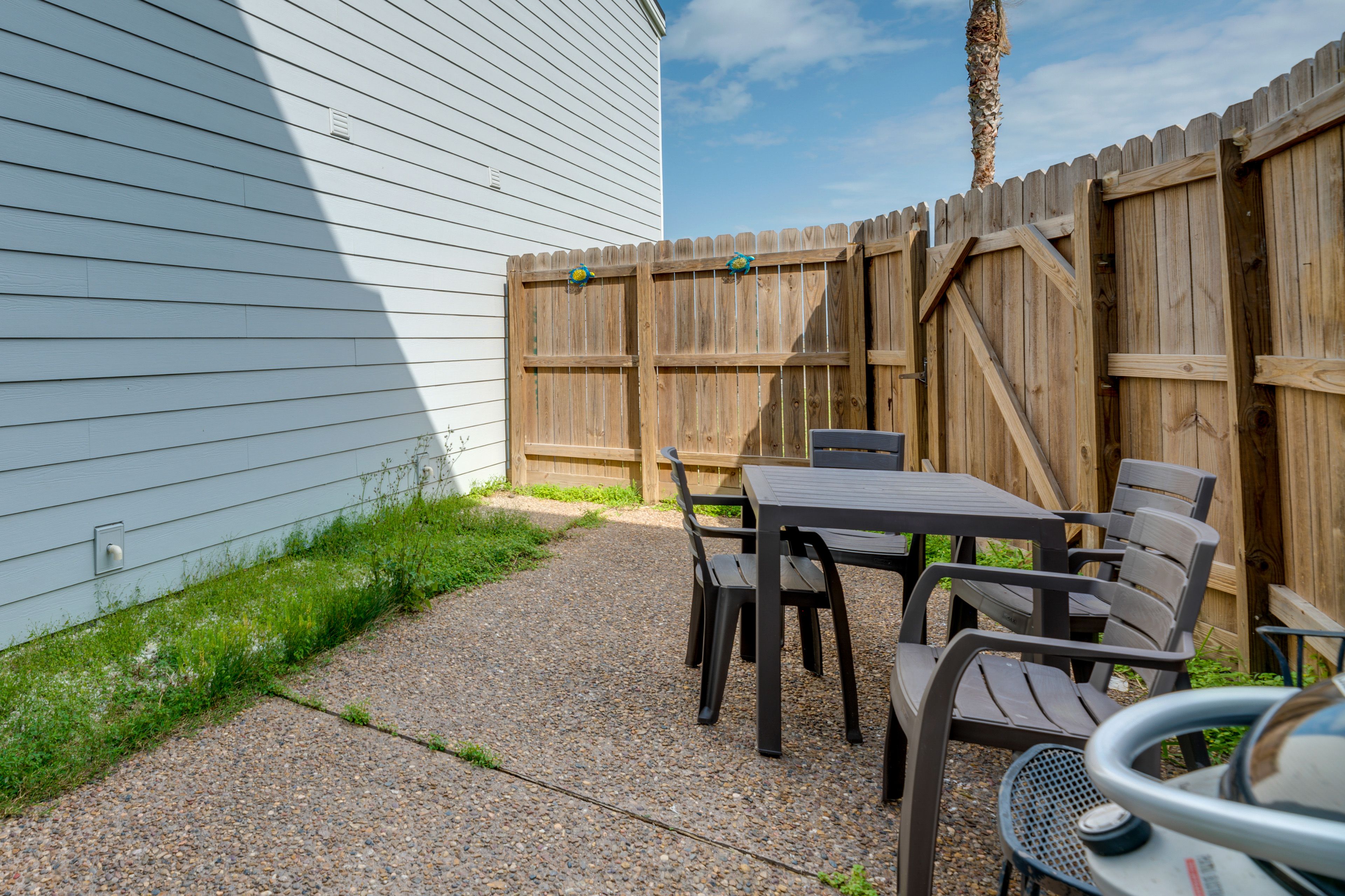 Furnished Patio