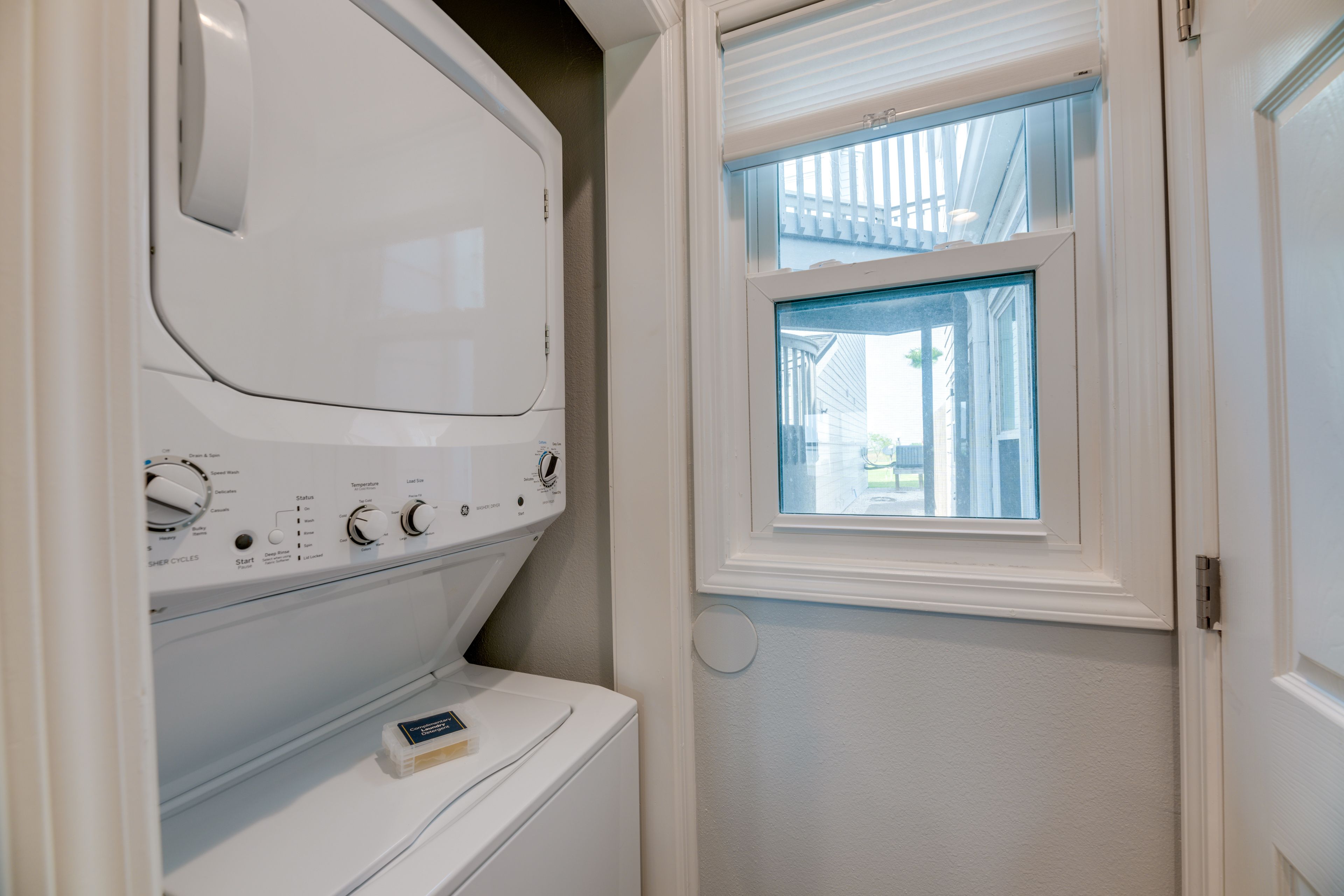 Washer & Dryer | Linens Provided