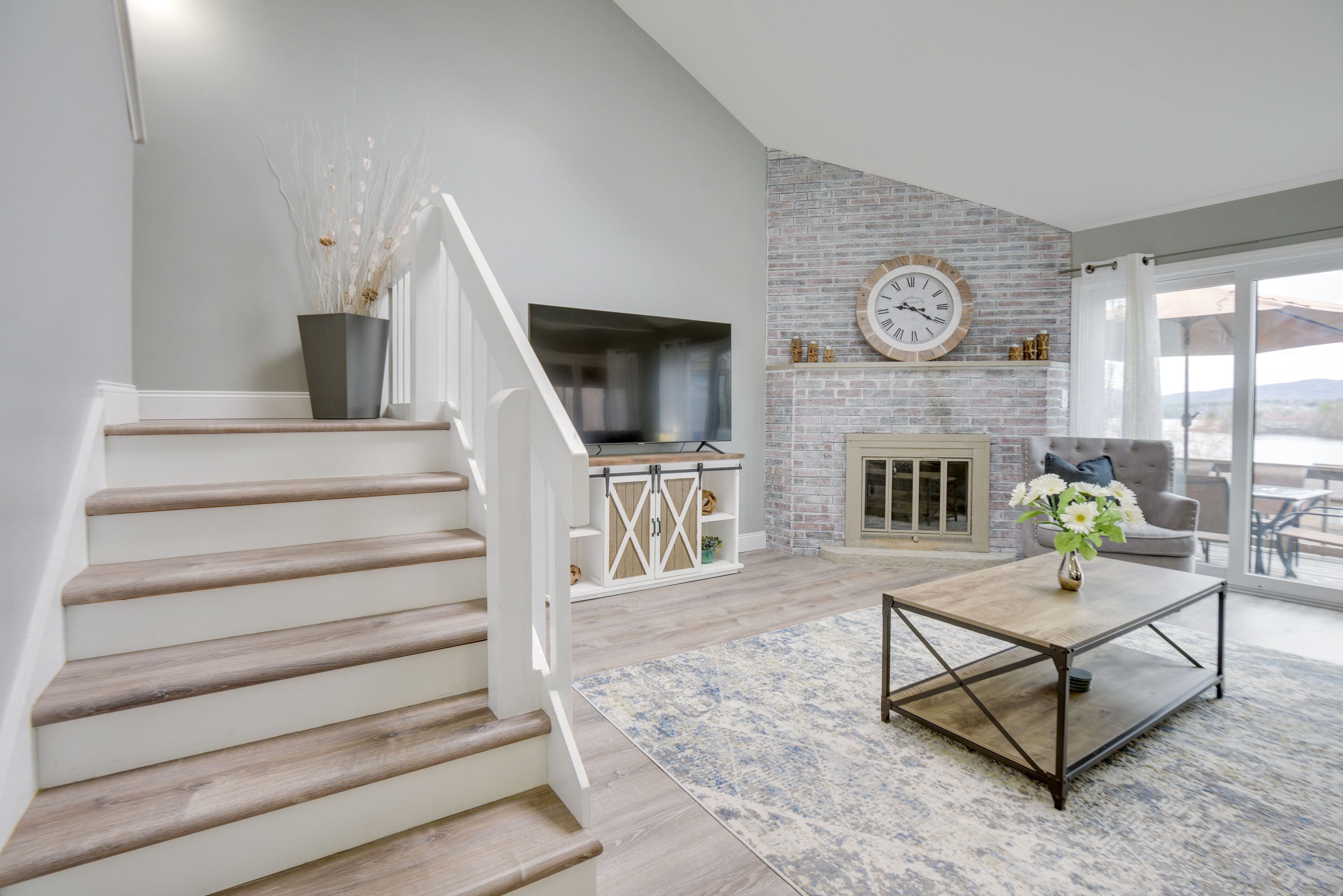 Stairs to 2nd Floor