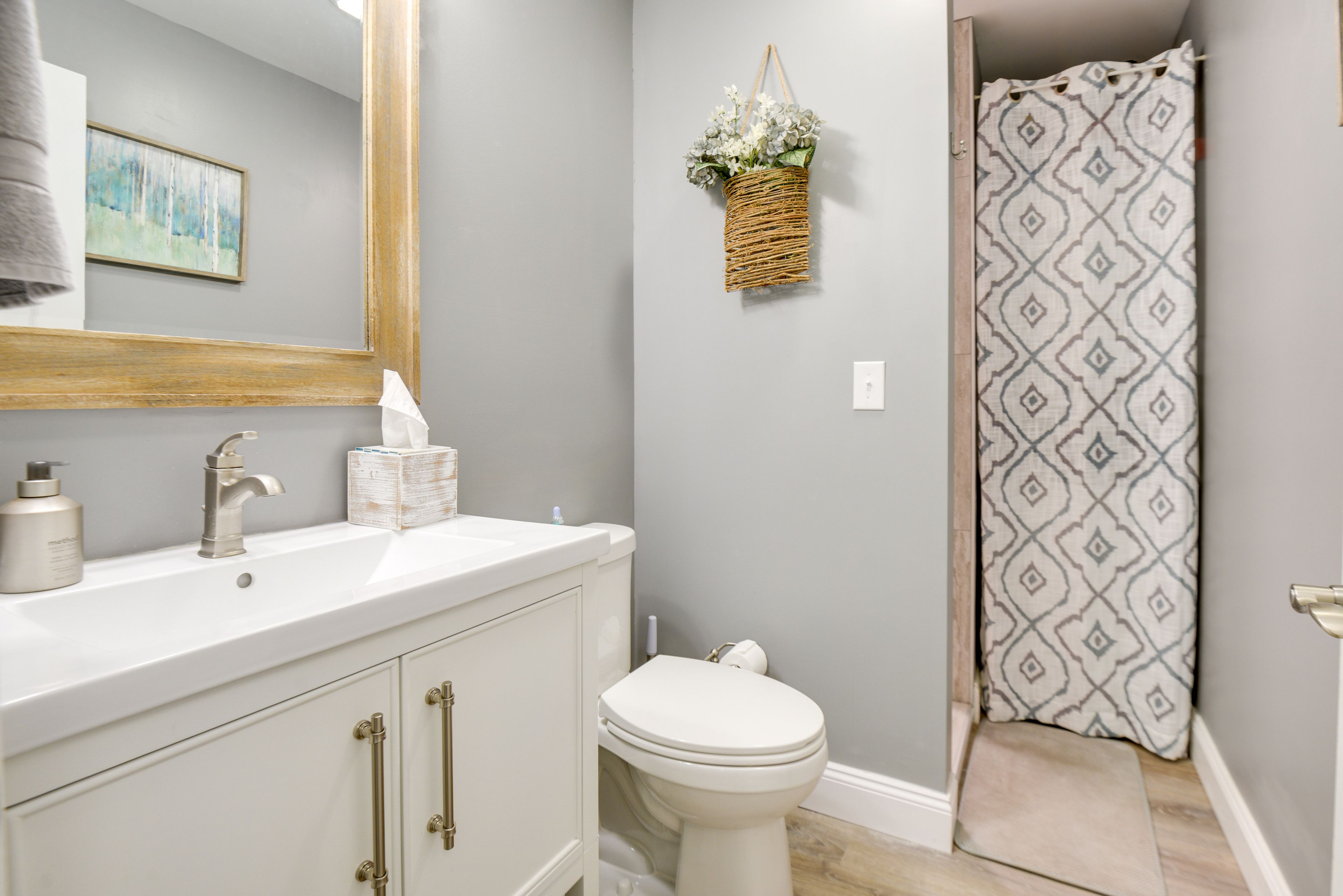 Full Bathroom