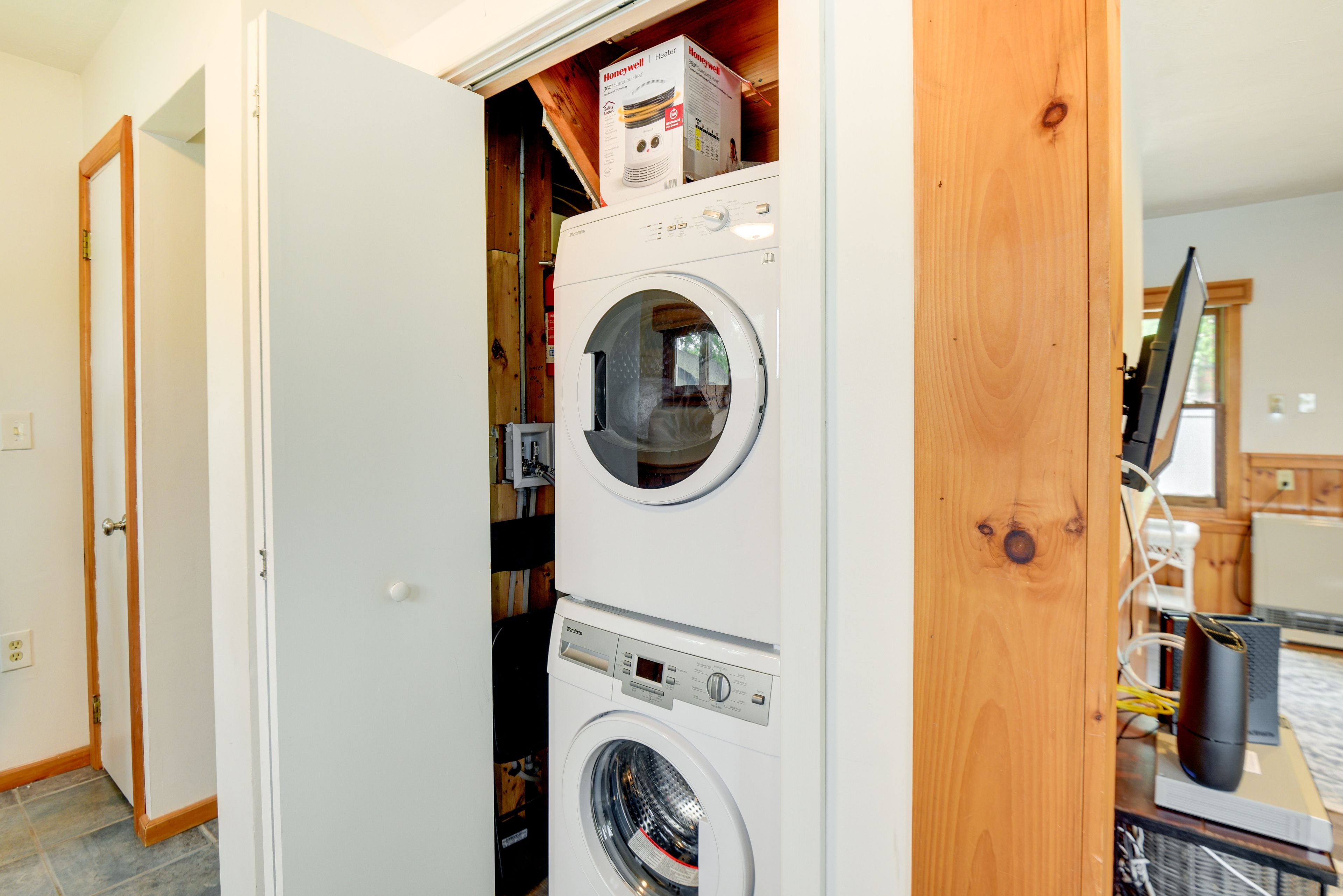 Washer & Dryer | Detergent Provided