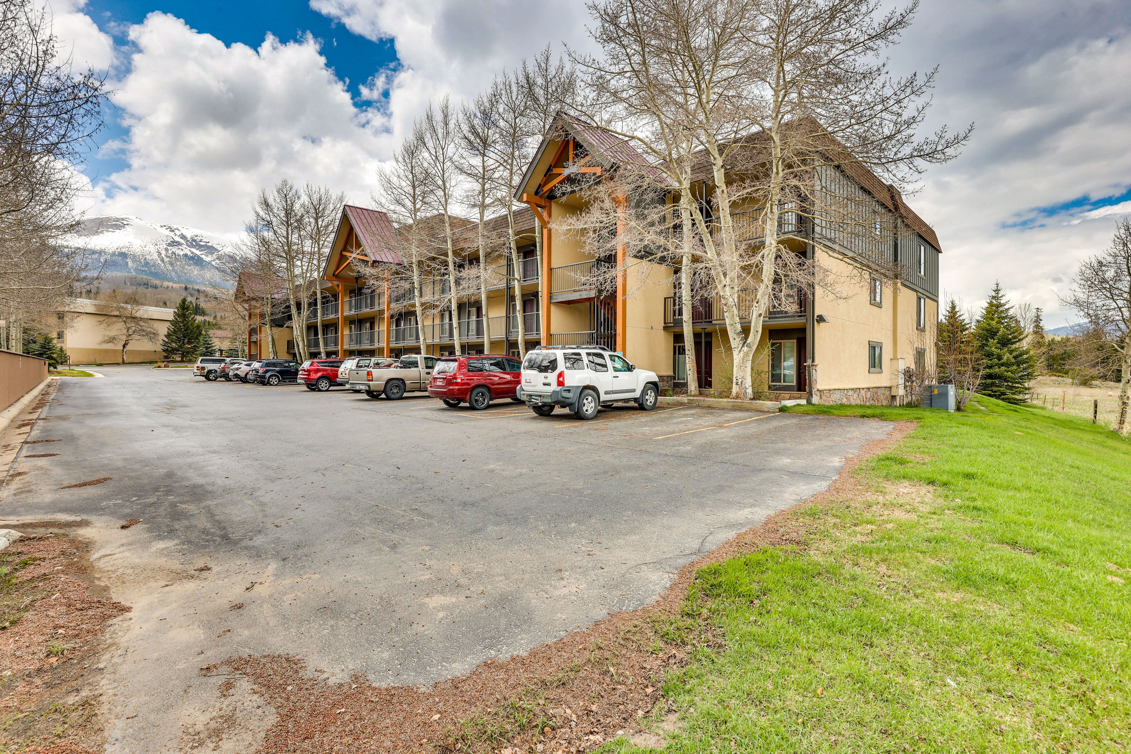 Parking | Community Parking Lot (2 Vehicles)