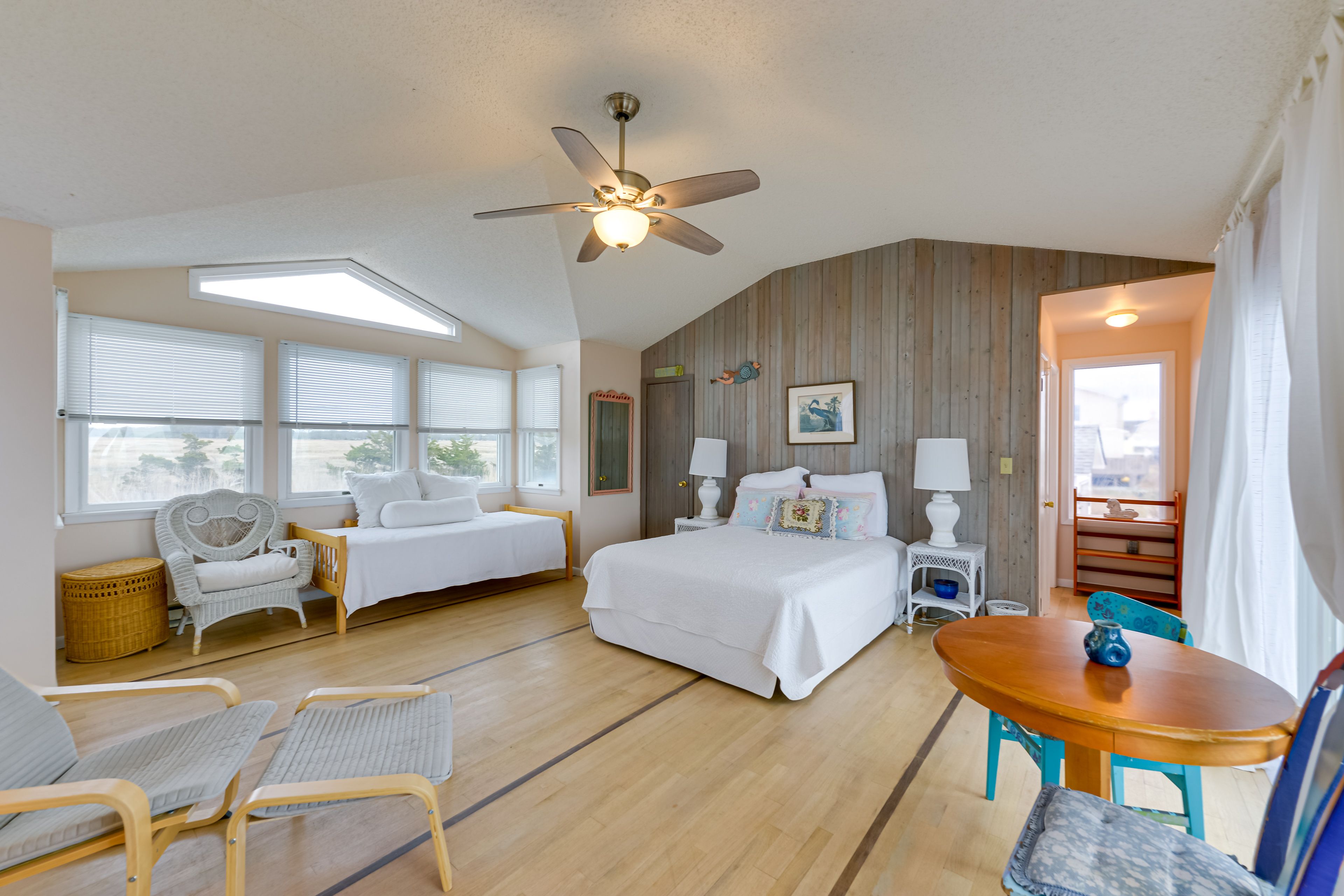 Bedroom | Queen Bed | Twin Daybed | Smart TV | Dining Area | En-Suite Bathroom