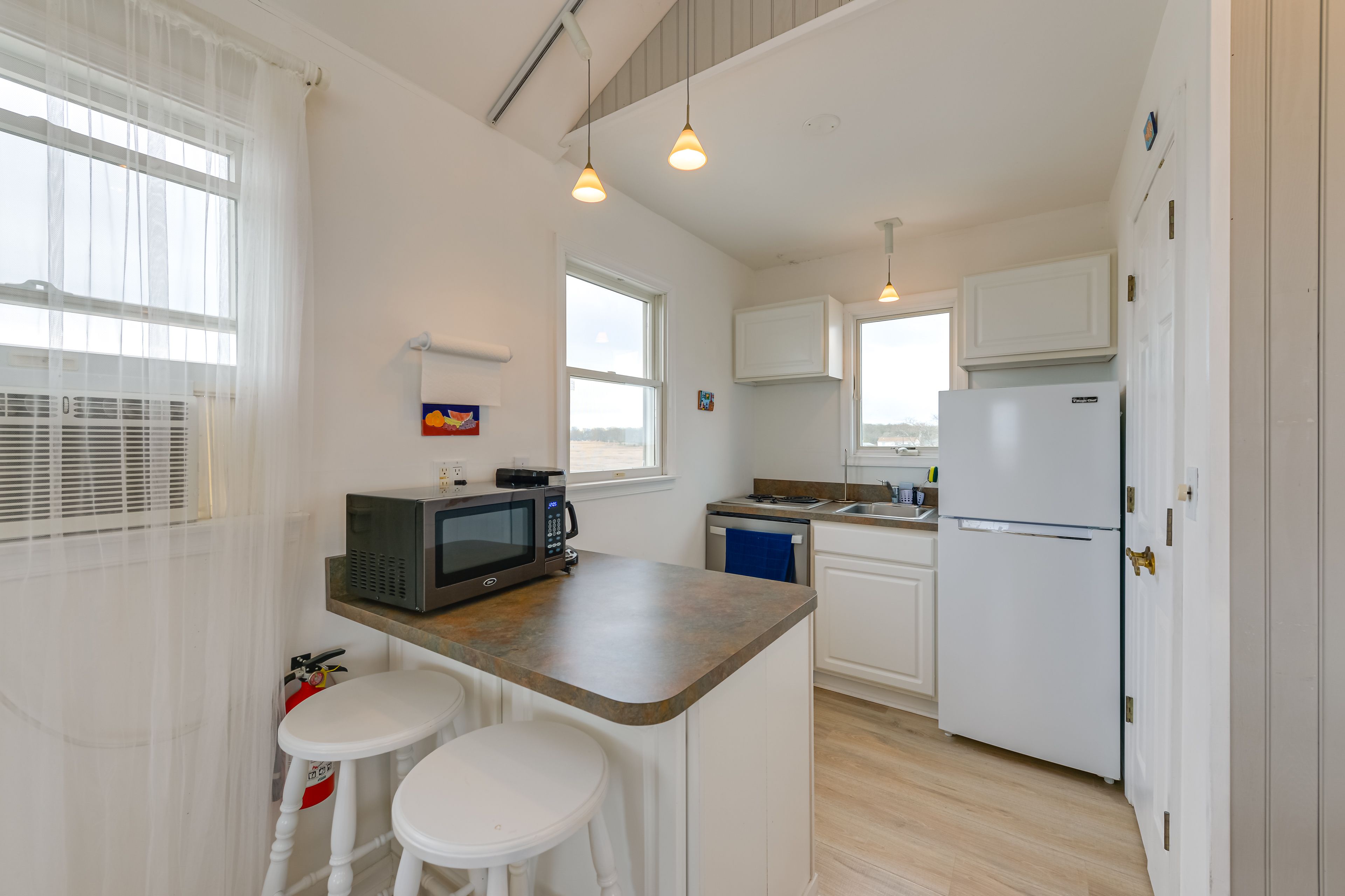 Kitchen | Drip Coffee Maker | Microwave | Toaster | Stove | No Oven