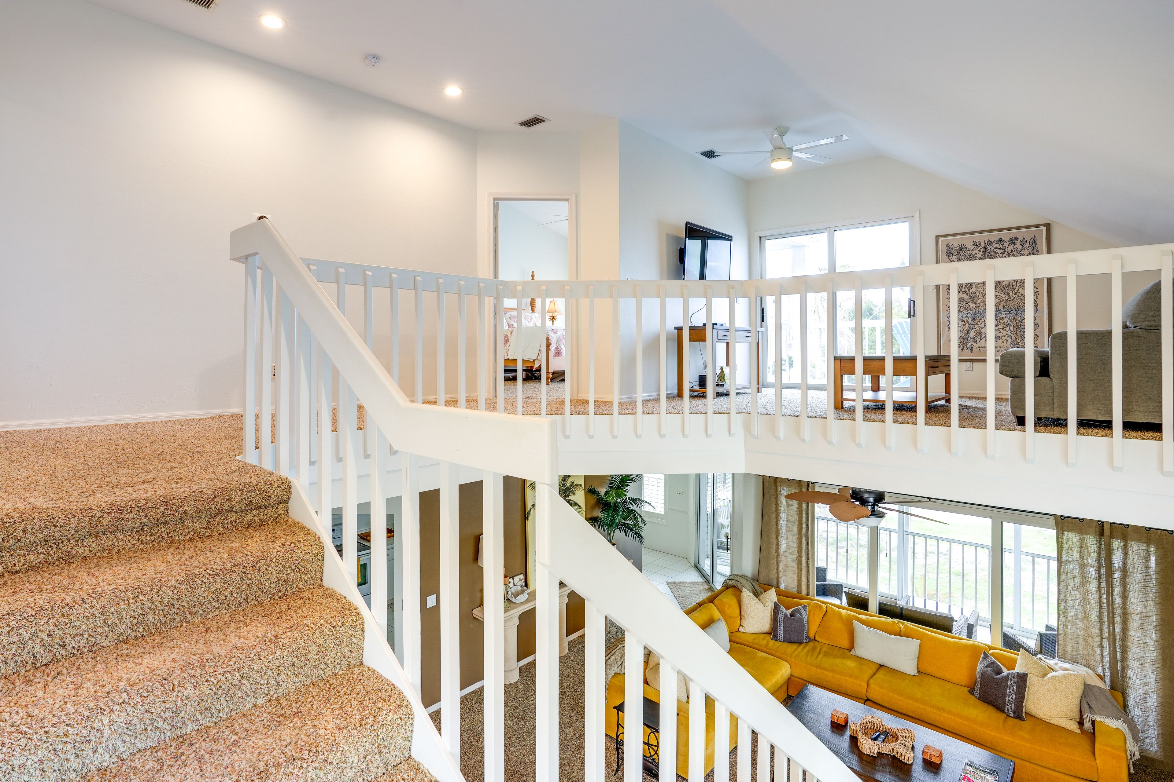 Loft | Sleeper Sofa | Smart TV | Balcony Access