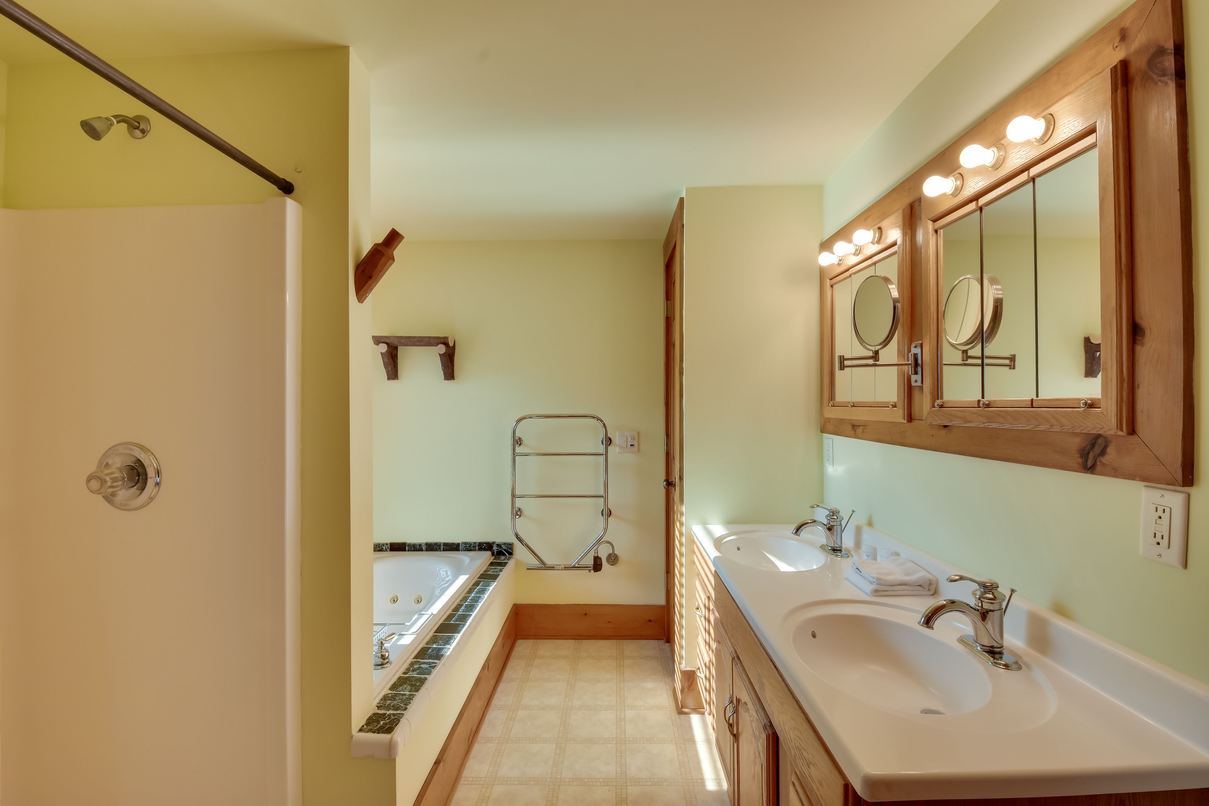 En-Suite Bathroom