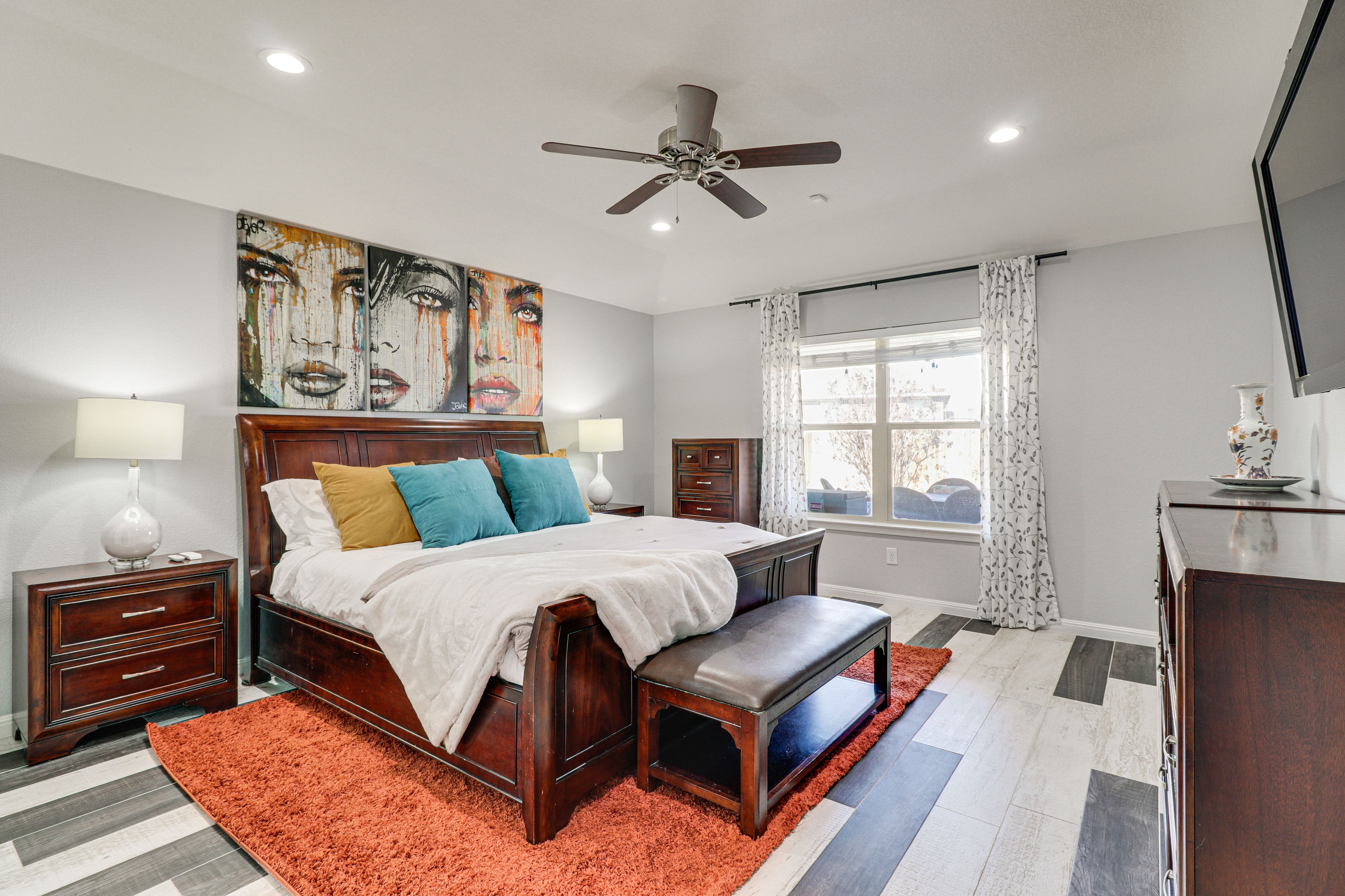 Bedroom 1 | King Bed | Smart TV | Linens Provided
