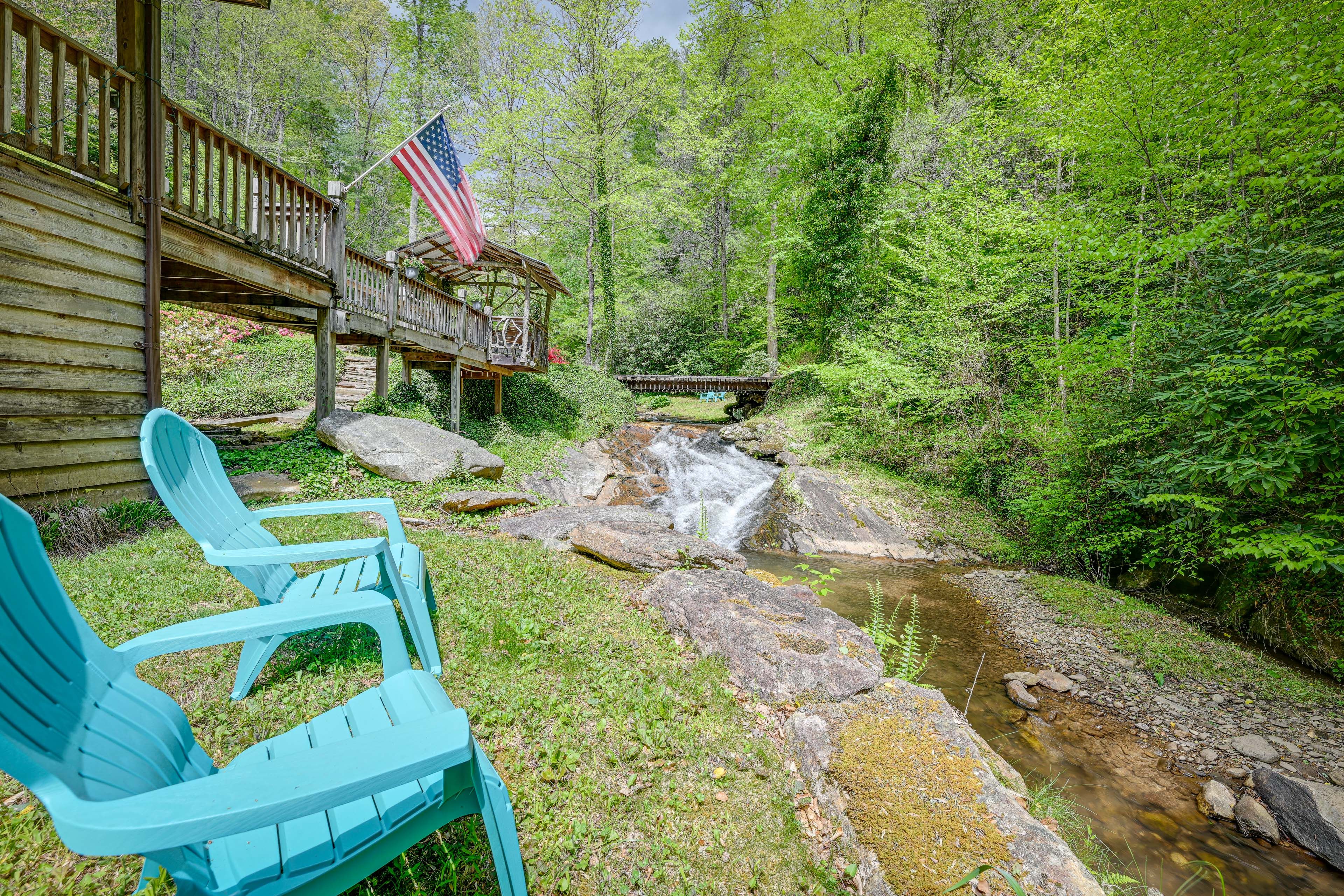 Creekside Seating