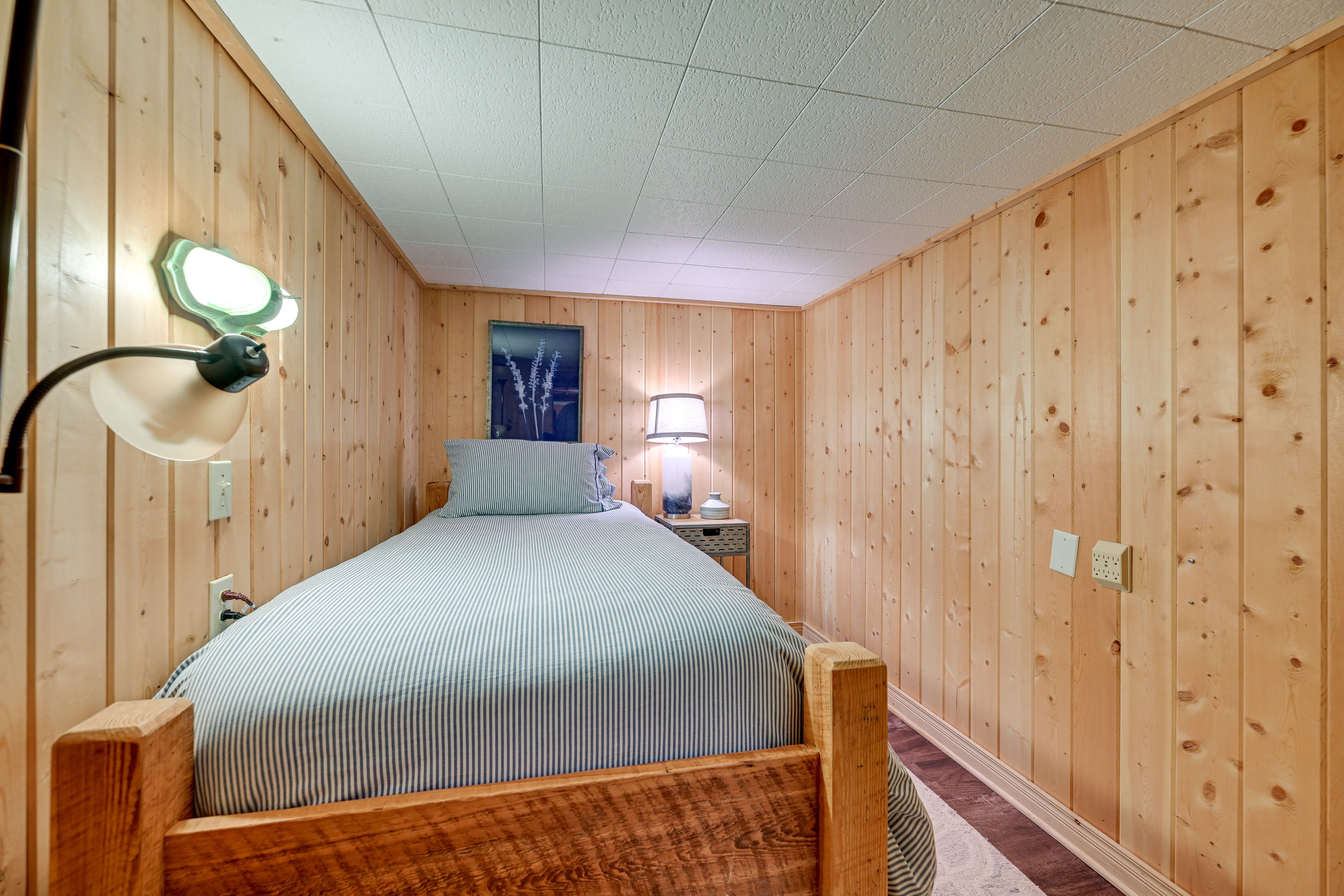 Bedroom 4 | Twin Bed | Lower Level