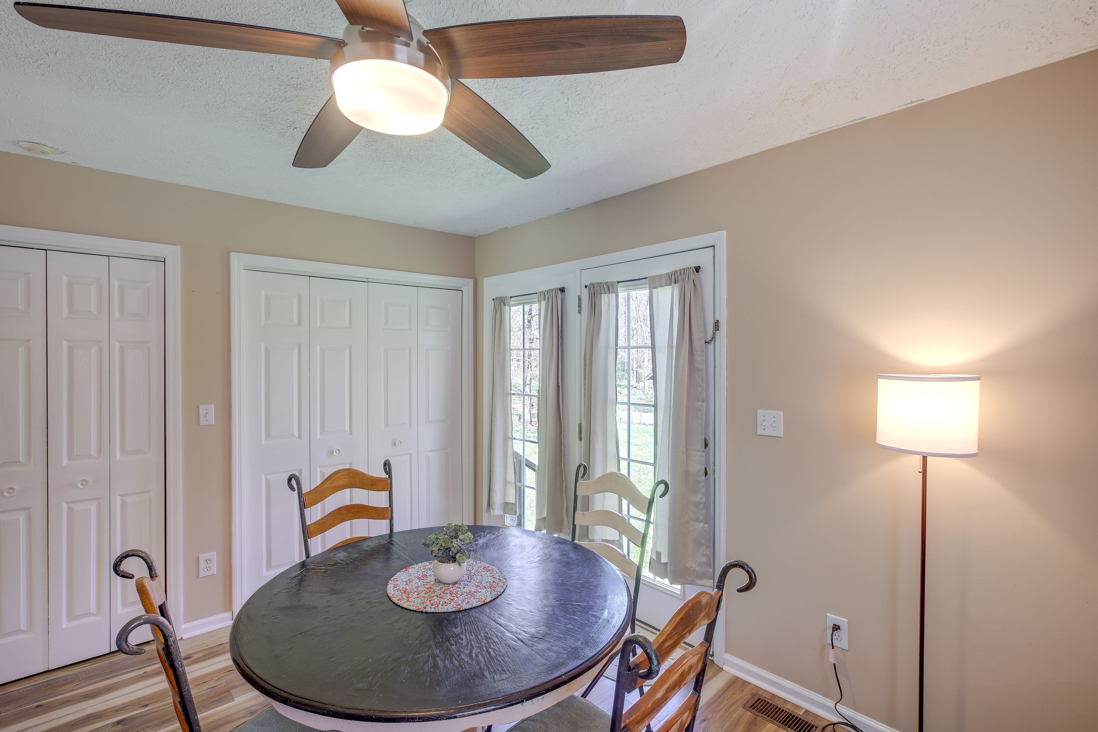Dining Area | Main Level | Dining Table | Dishware/Flatware