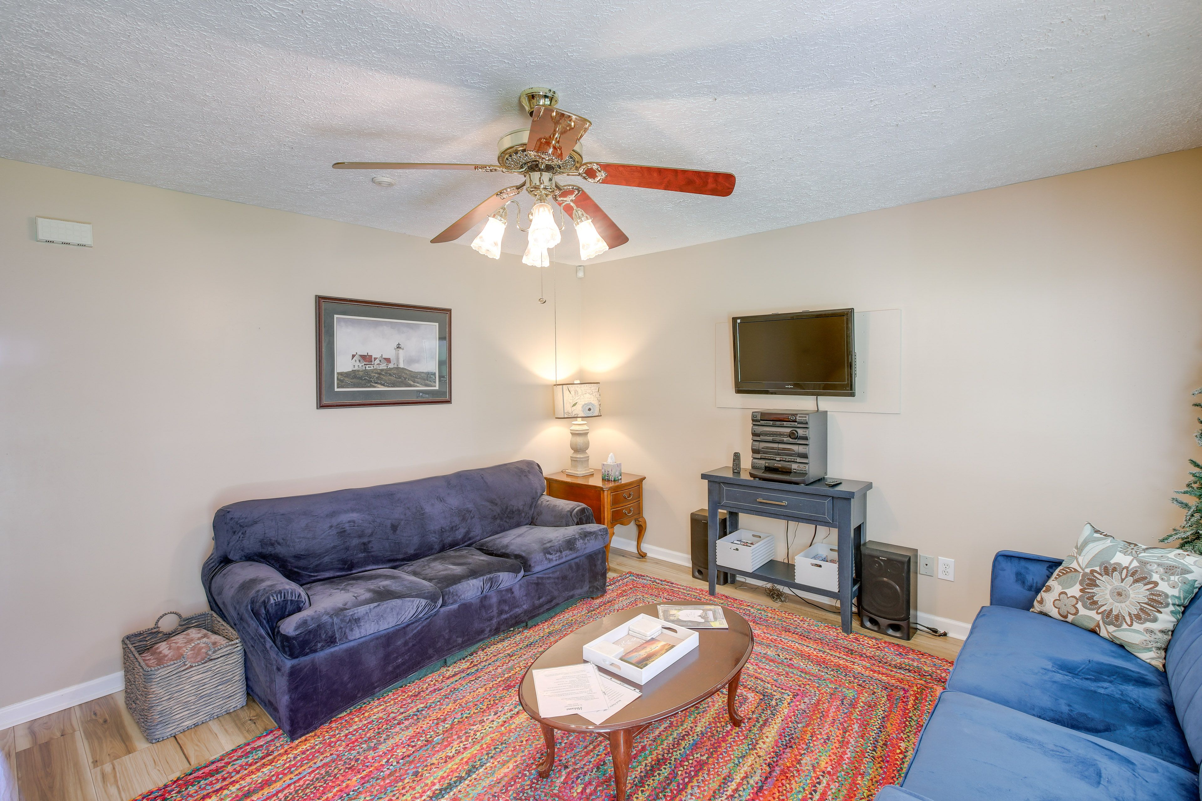 Living Room | Main Level | Smart TV | Futon