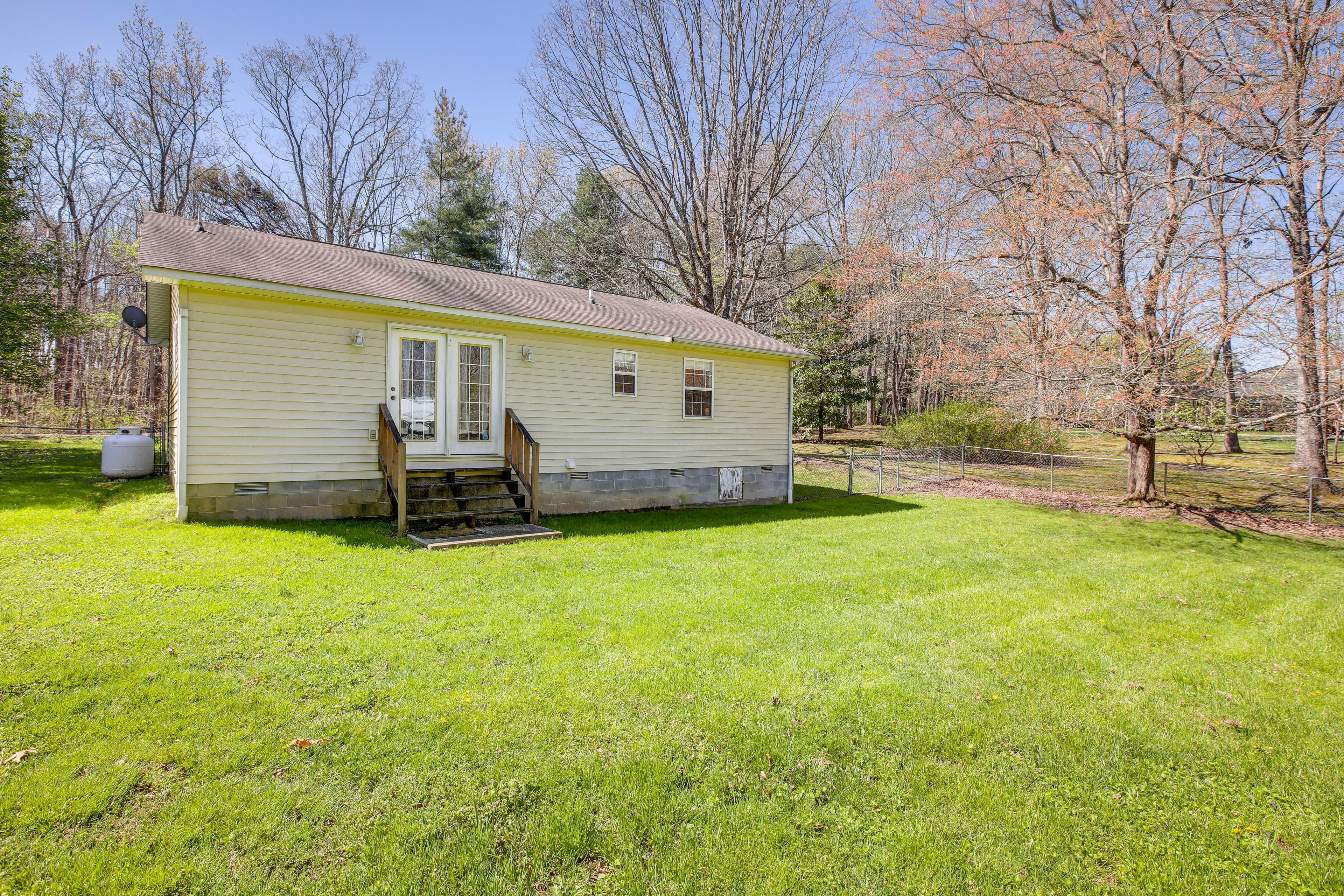 Home Exterior | Private Yard