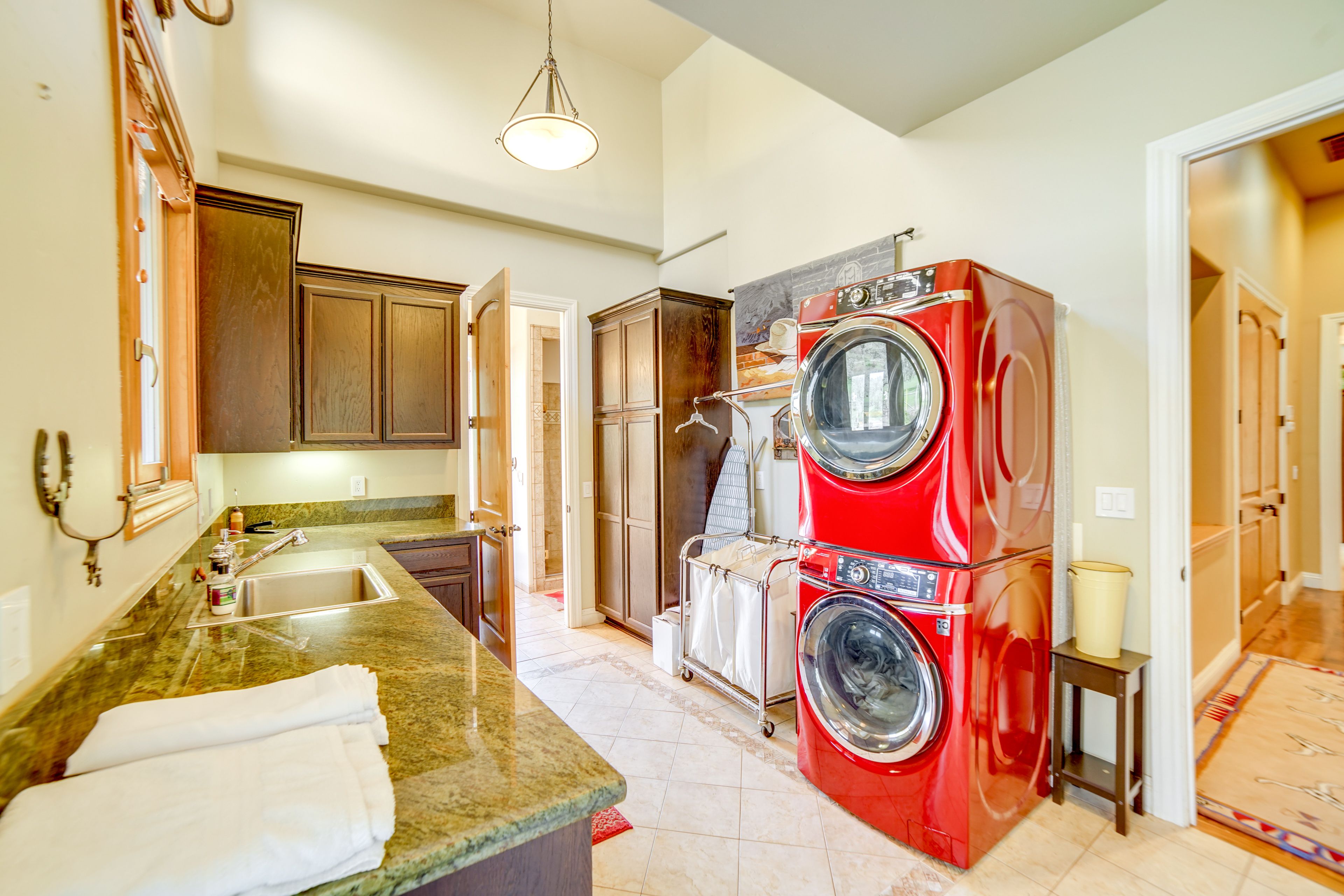 Laundry Room | Washer & Dryer