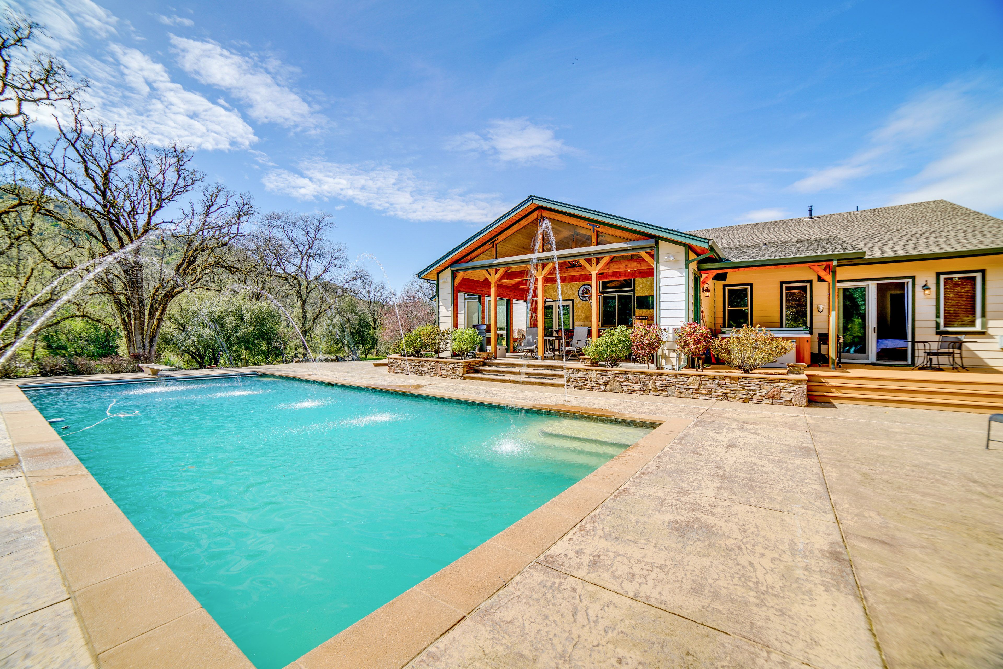 Private Outdoor Seasonal Pool (Depth 4'-10', May 1-Sep 30)