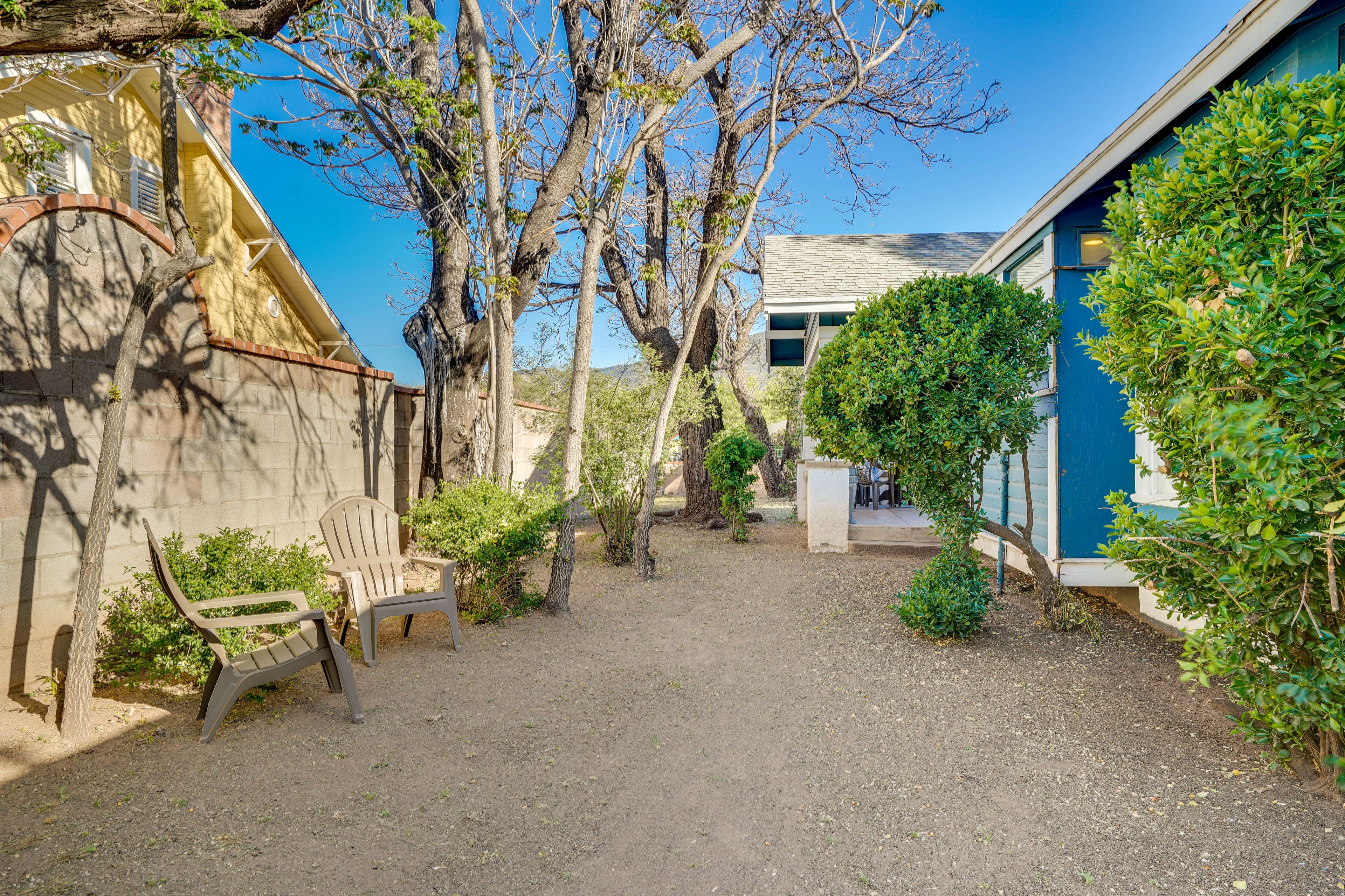 Private Sideyard