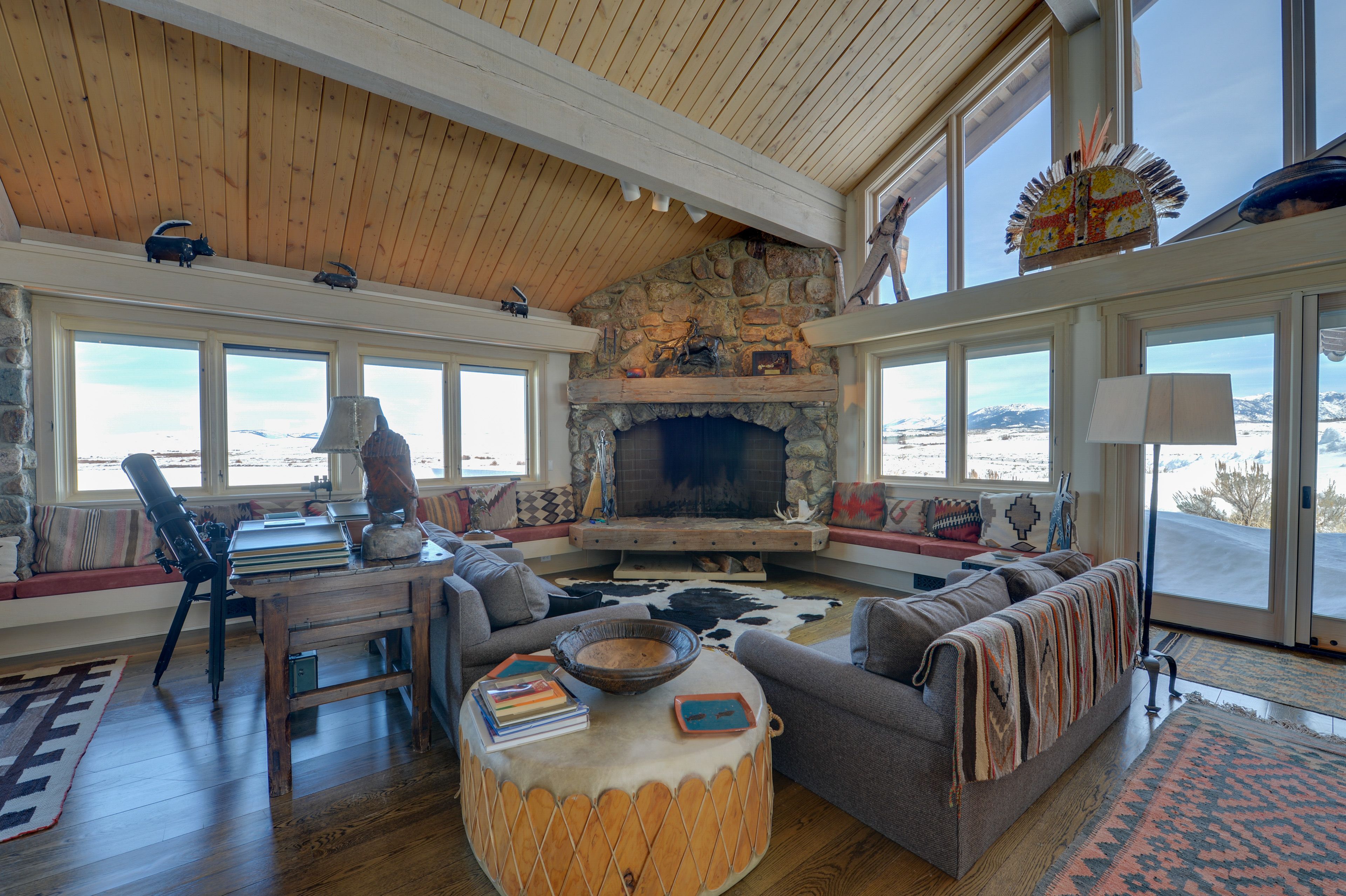 Family Area | Fireplace (Decorative Only) | Vaulted Ceilings