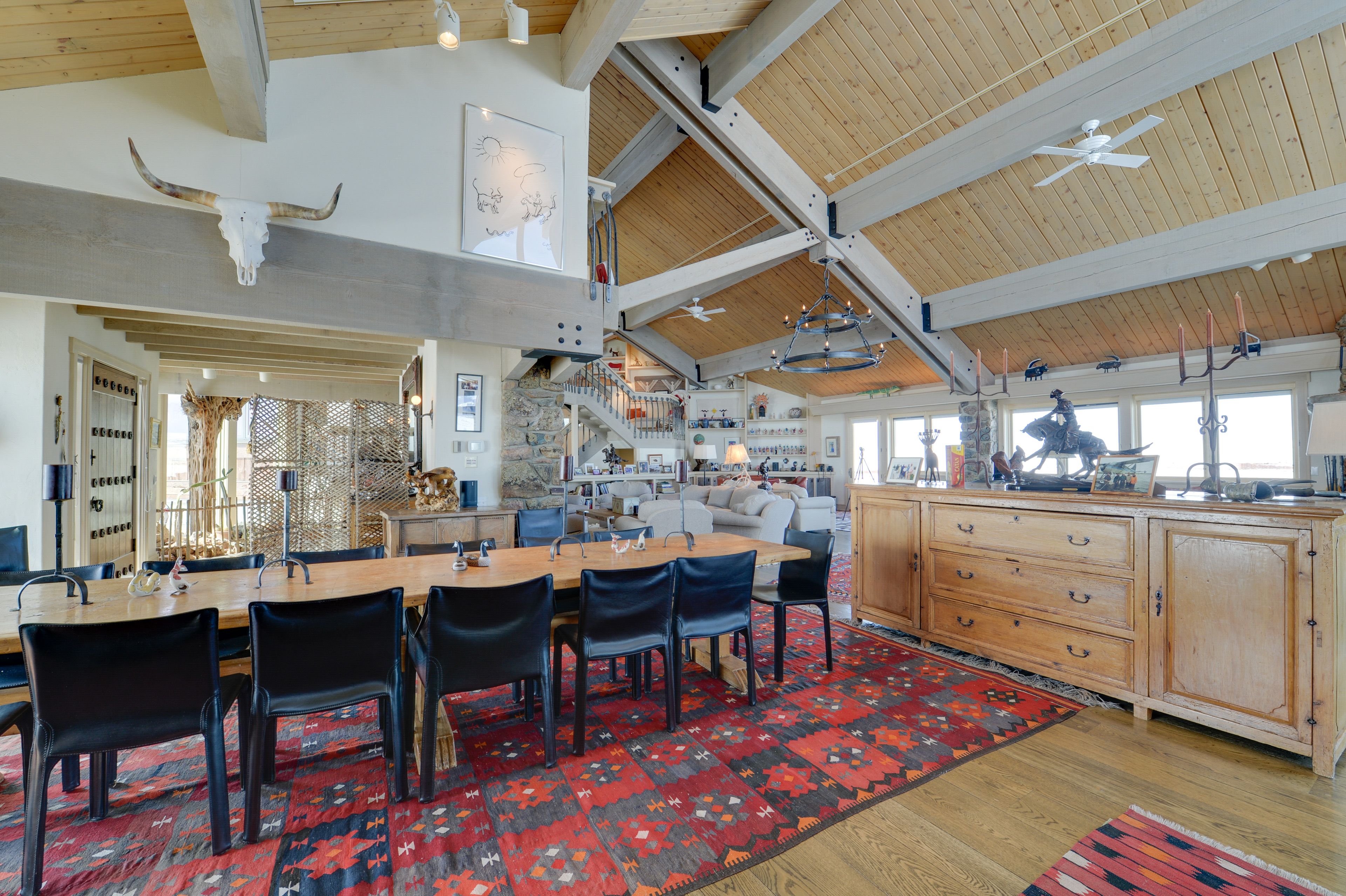 Formal Dining Area | Dishware/Flatware Provided