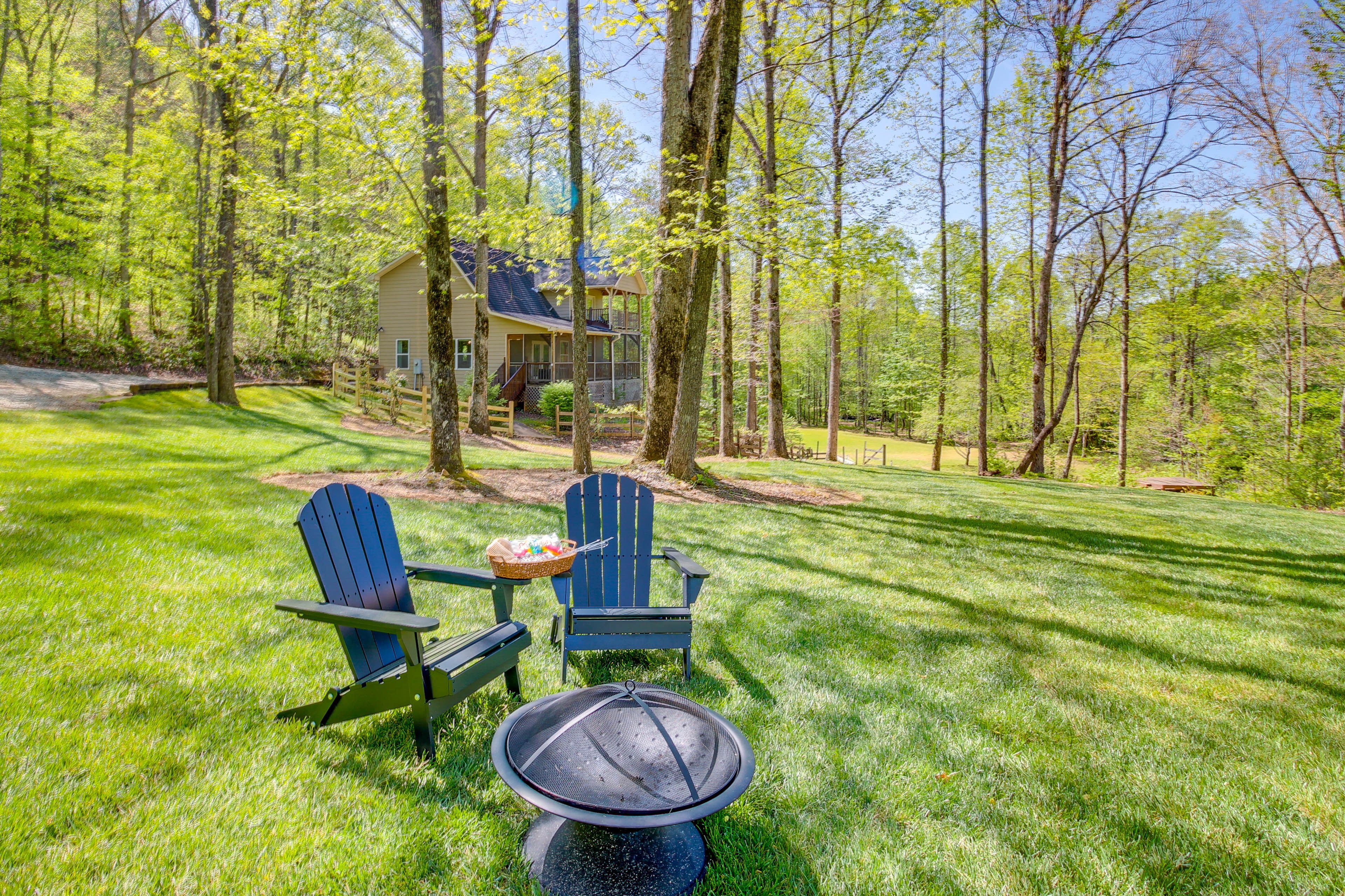 House Exterior | Wood-Burning Fire Pit