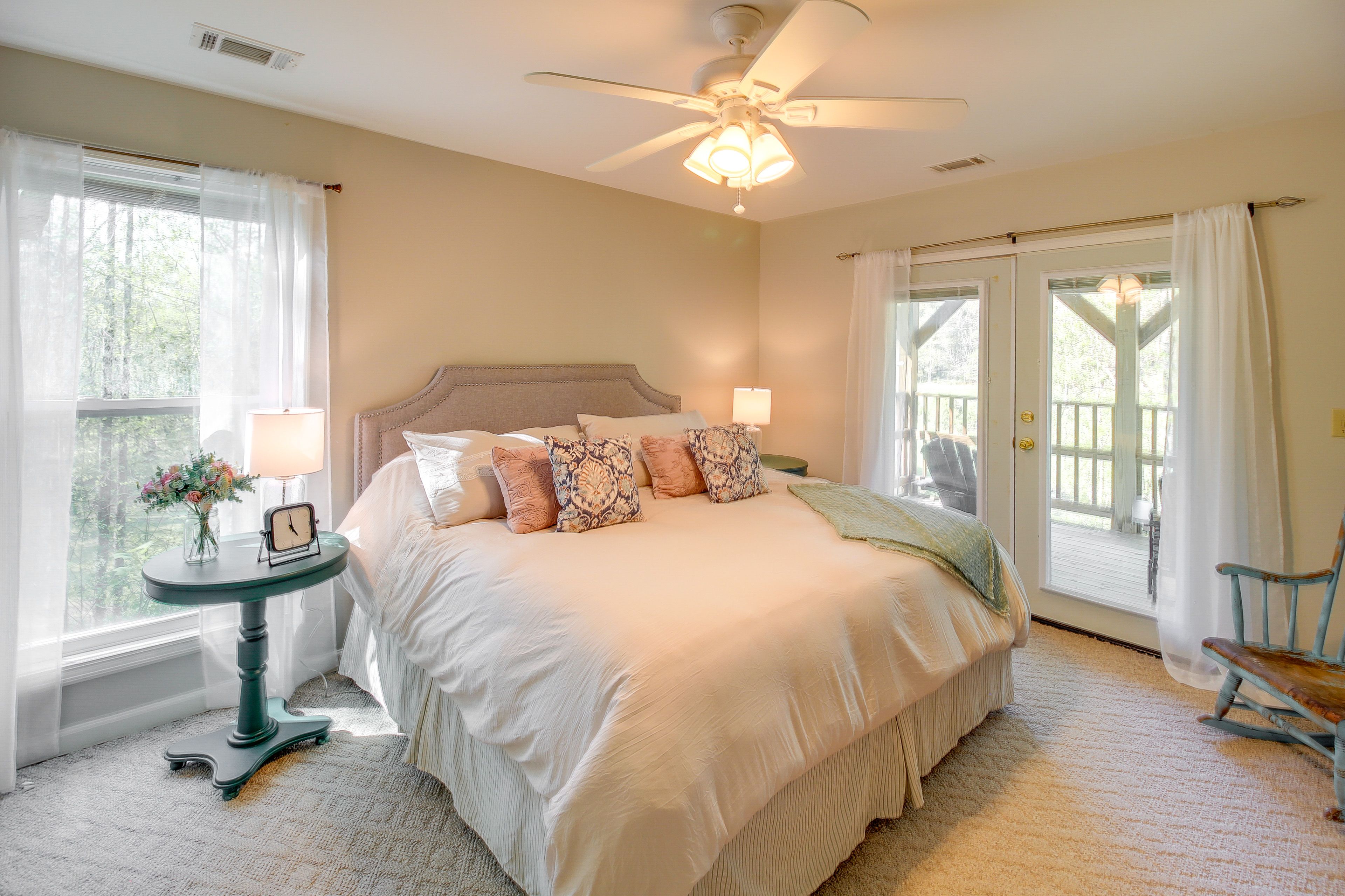 Bedroom 1 | King Bed | Smart TV | 2nd Floor