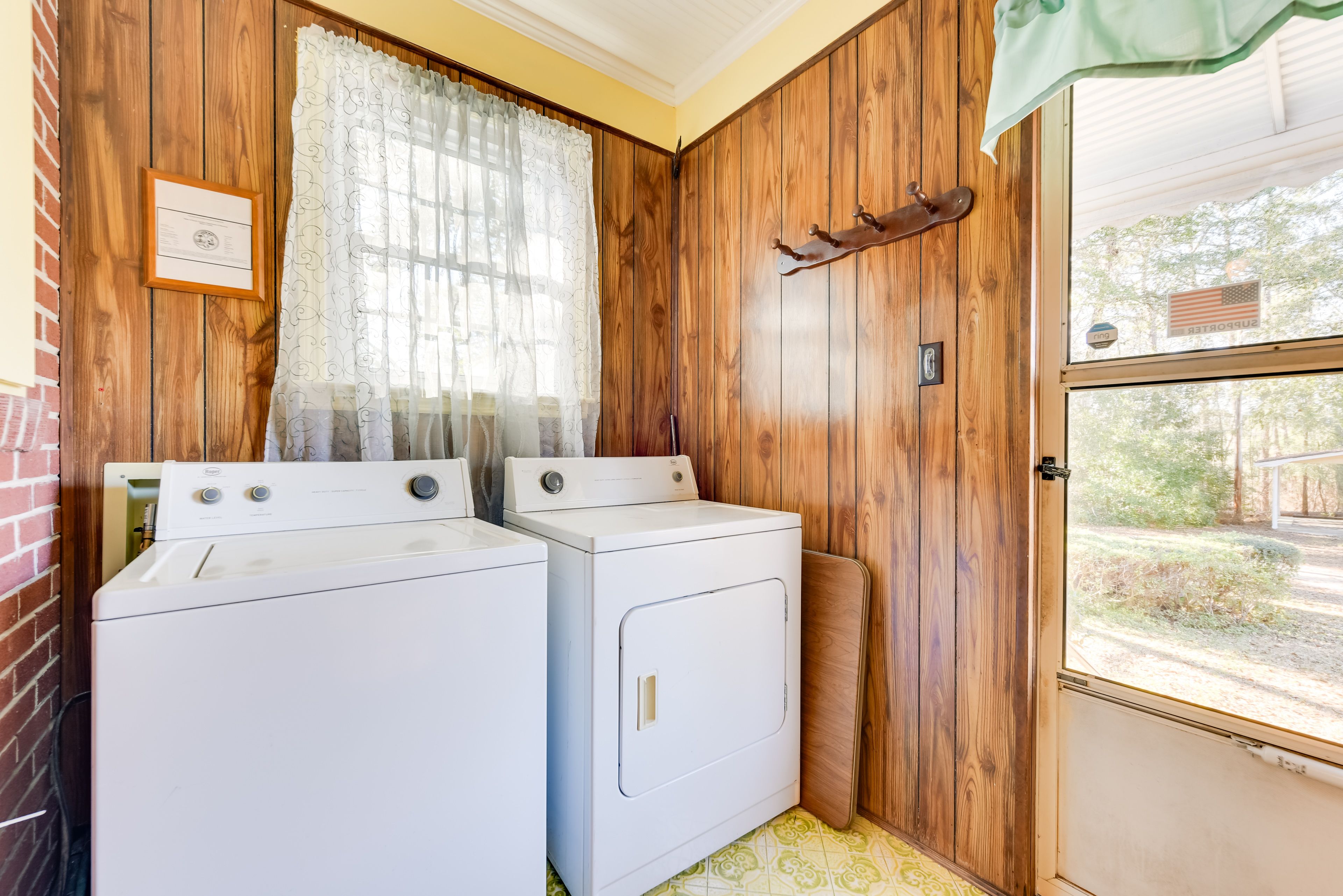 Laundry | Iron/Board