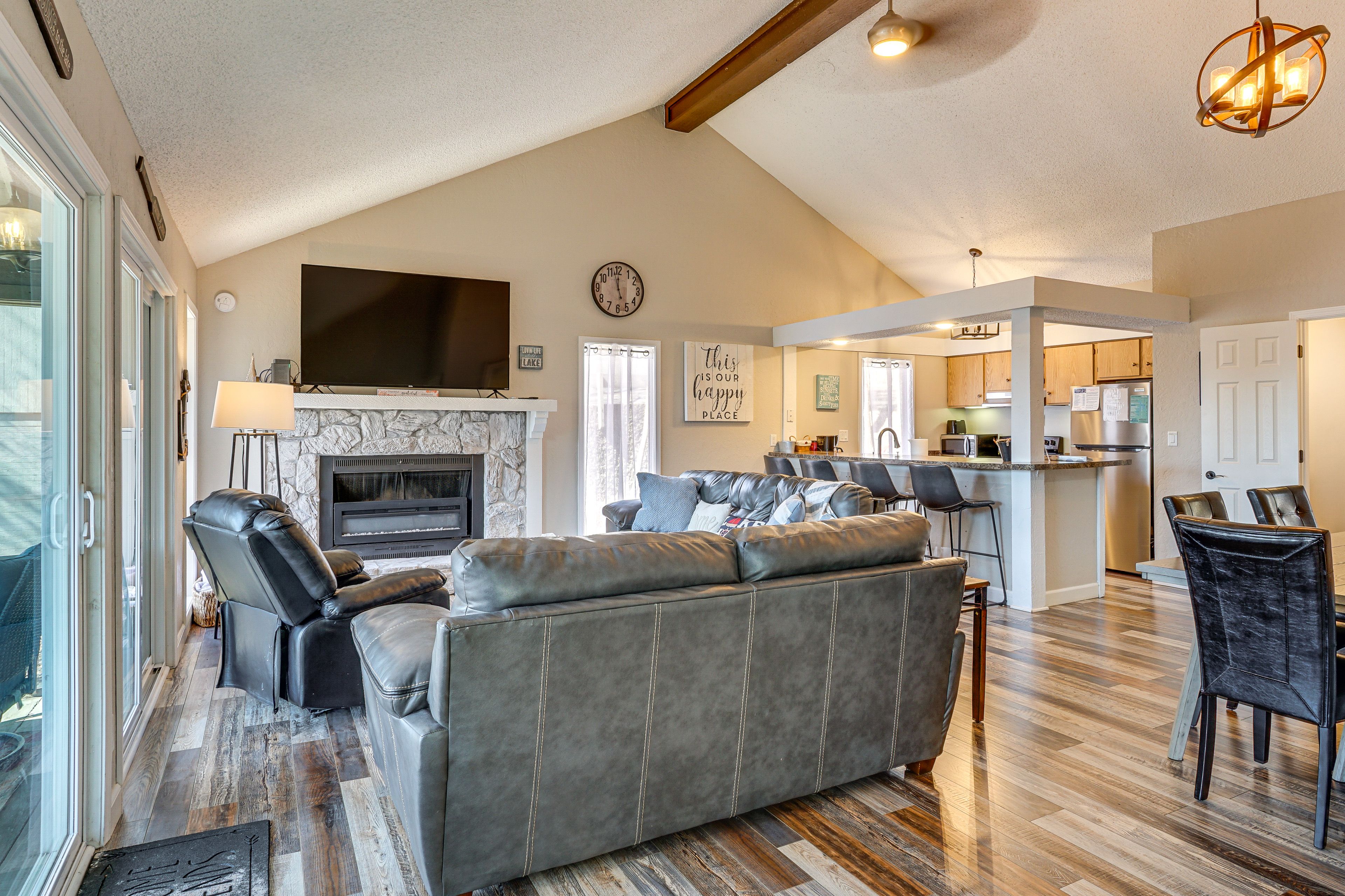 Living Room | Main Level