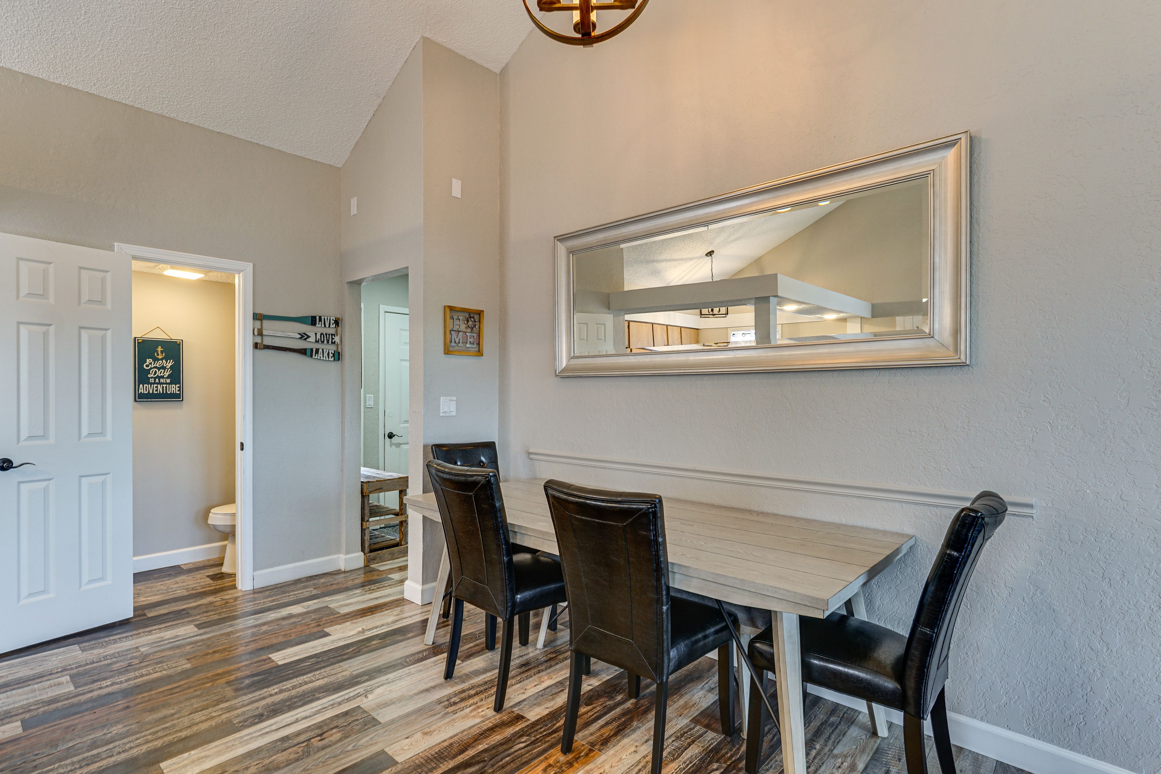 Dining Area | Dishware & Flatware Provided