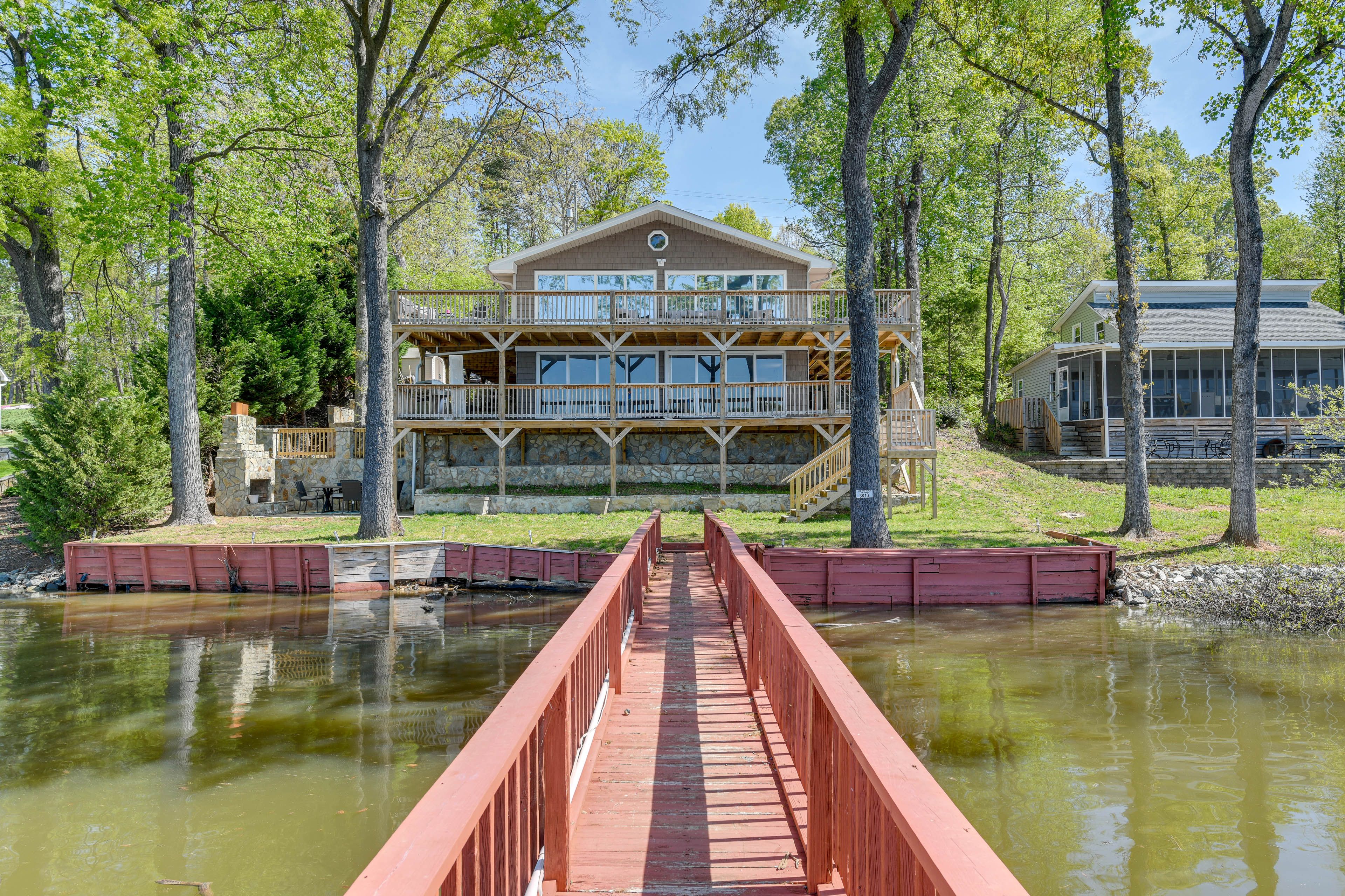 Lexington Vacation Rental | 4BR | 2BA | 2,500 Sq Ft | Stairs Required