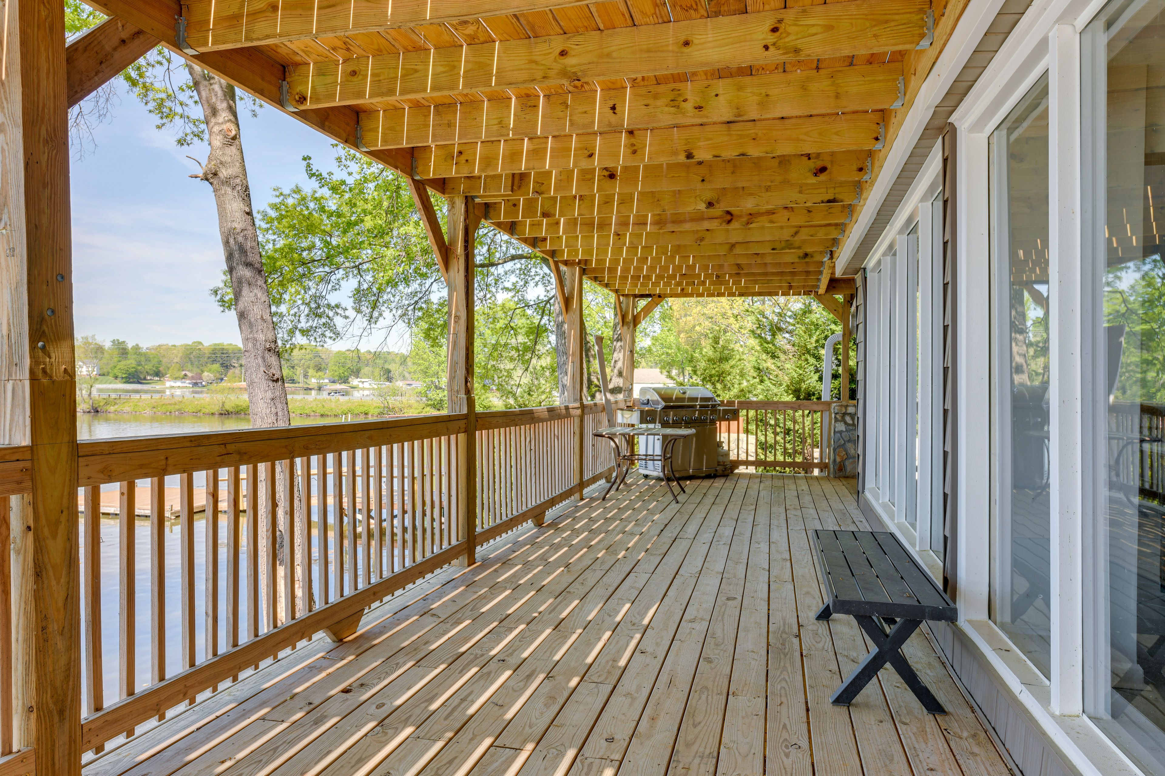 Lower Wraparound Deck | Gas Grill