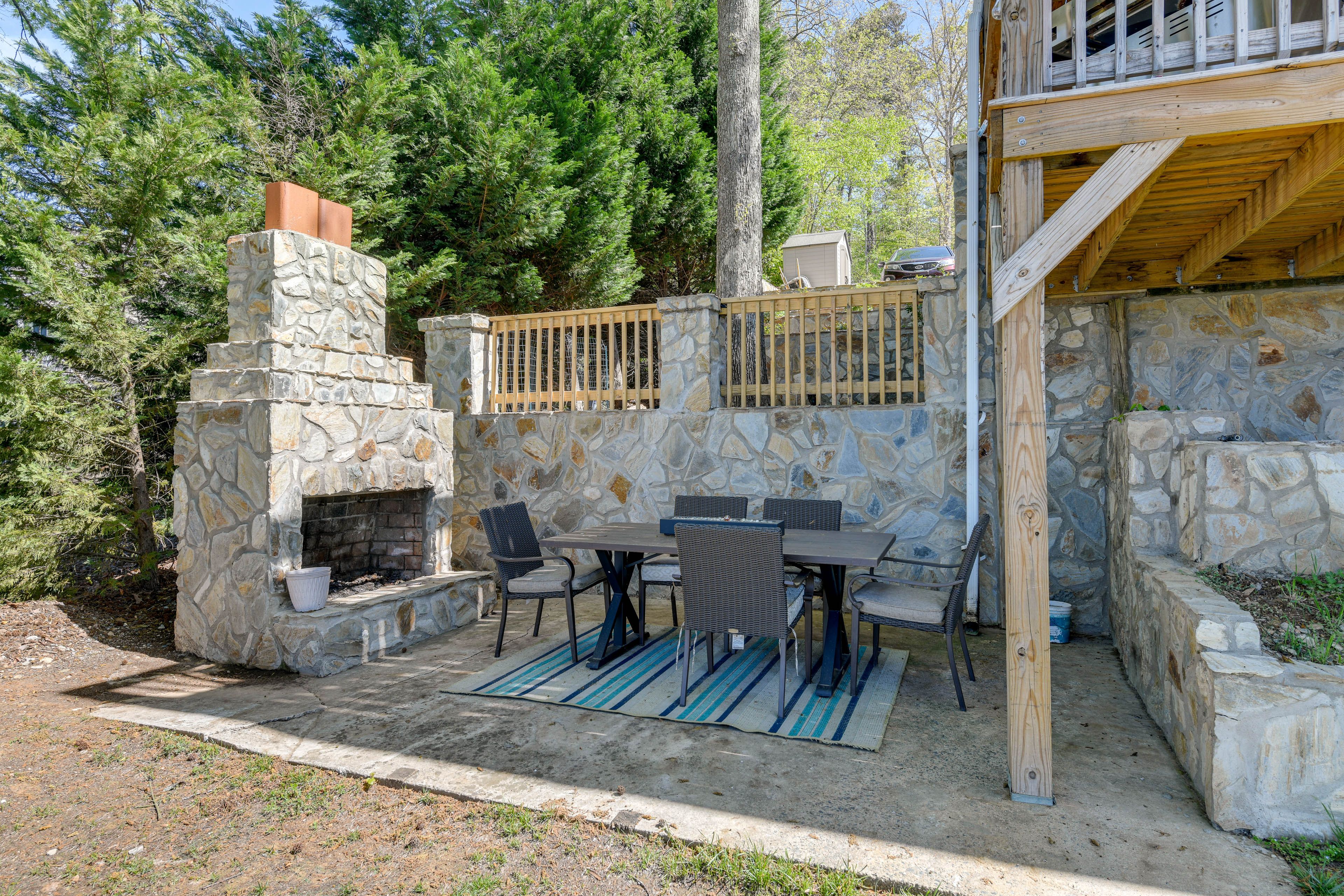 Lower Patio | Dining Area | Fireplace