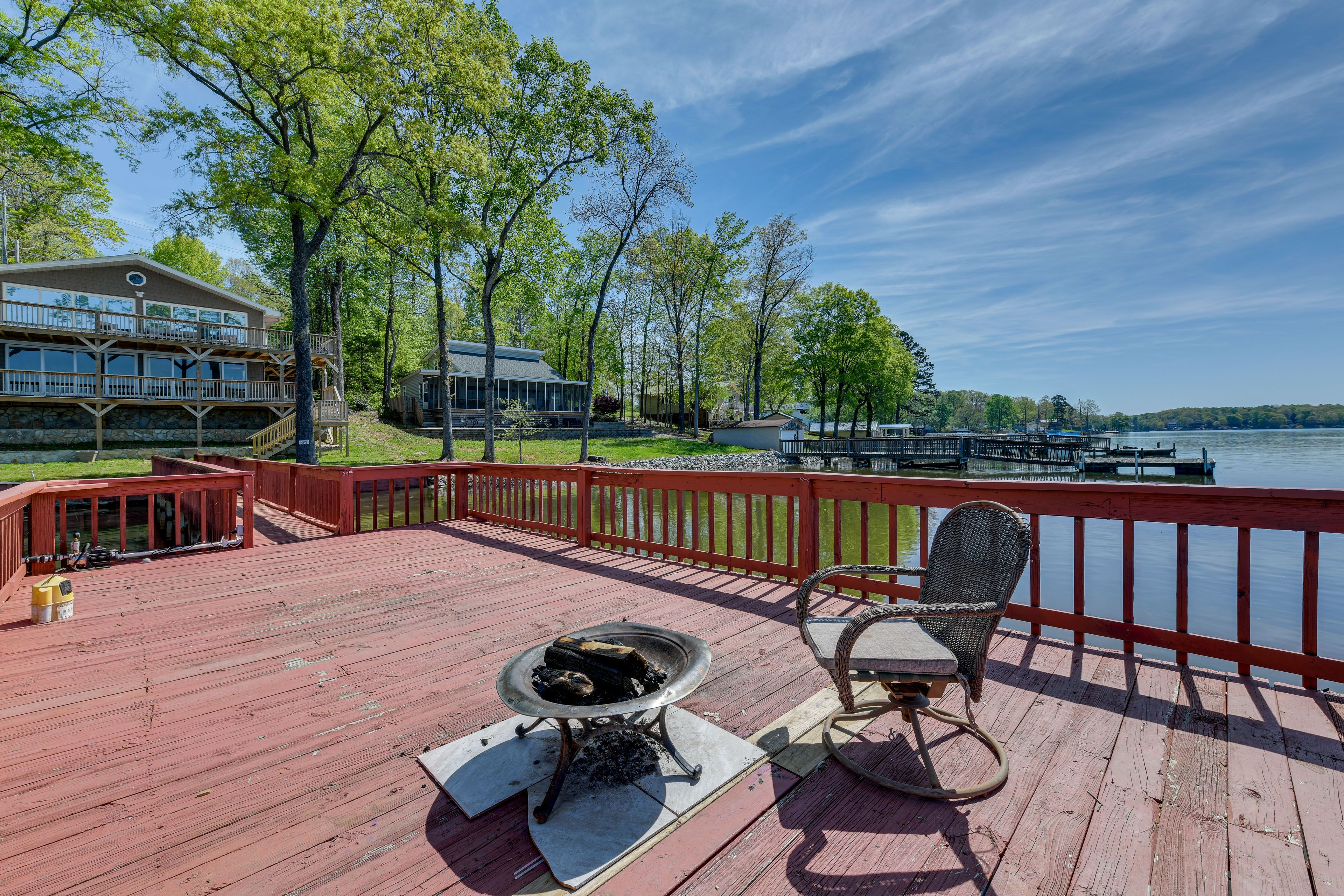 Lakefront Dock | 3-Story House