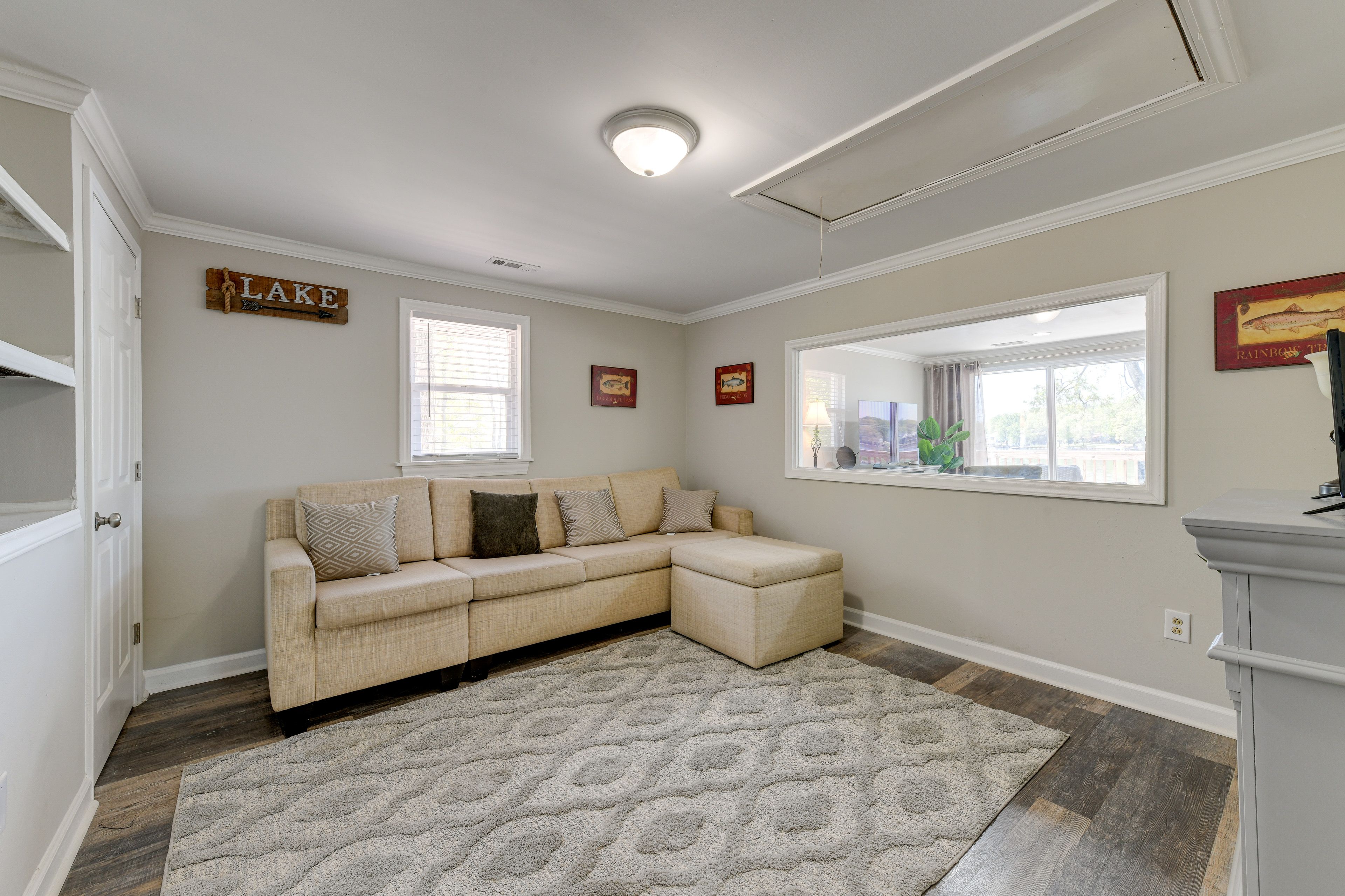 Sitting Room | Queen Sleeper Sofa | Smart TV | Fireplace