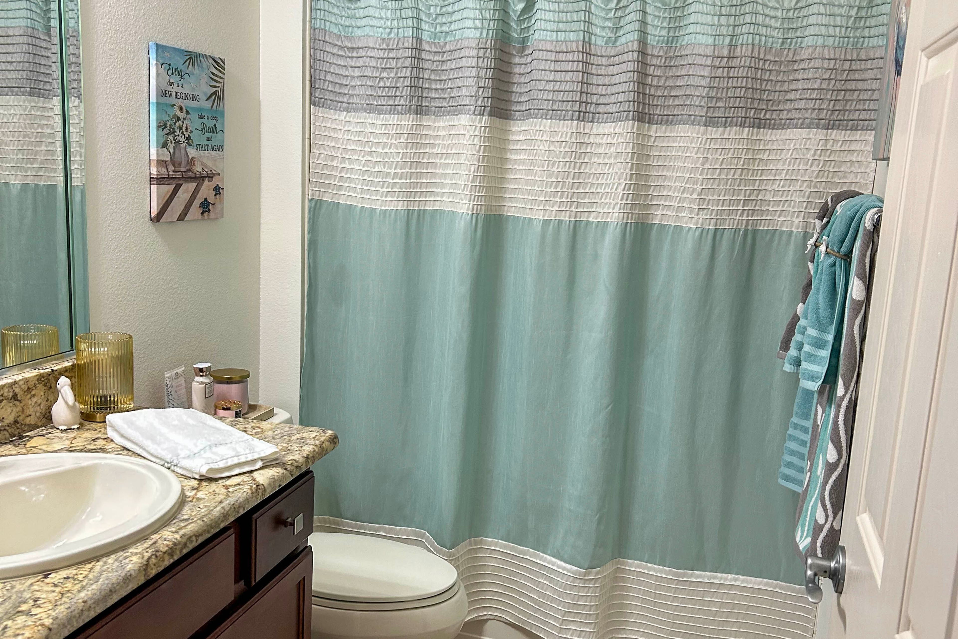 Full Bathroom | Complimentary Toiletries