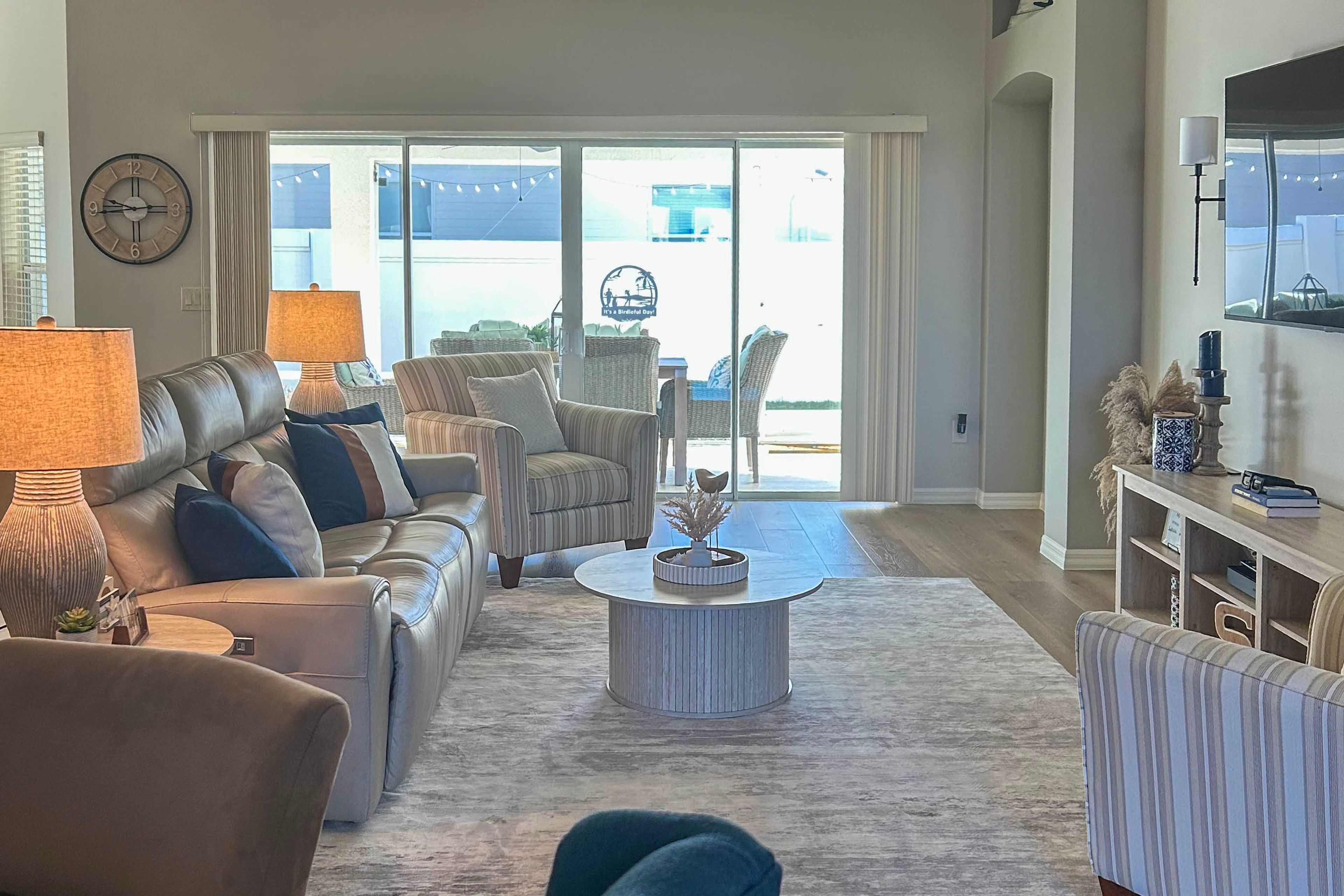 Living Area | Smart TV w/ Cable