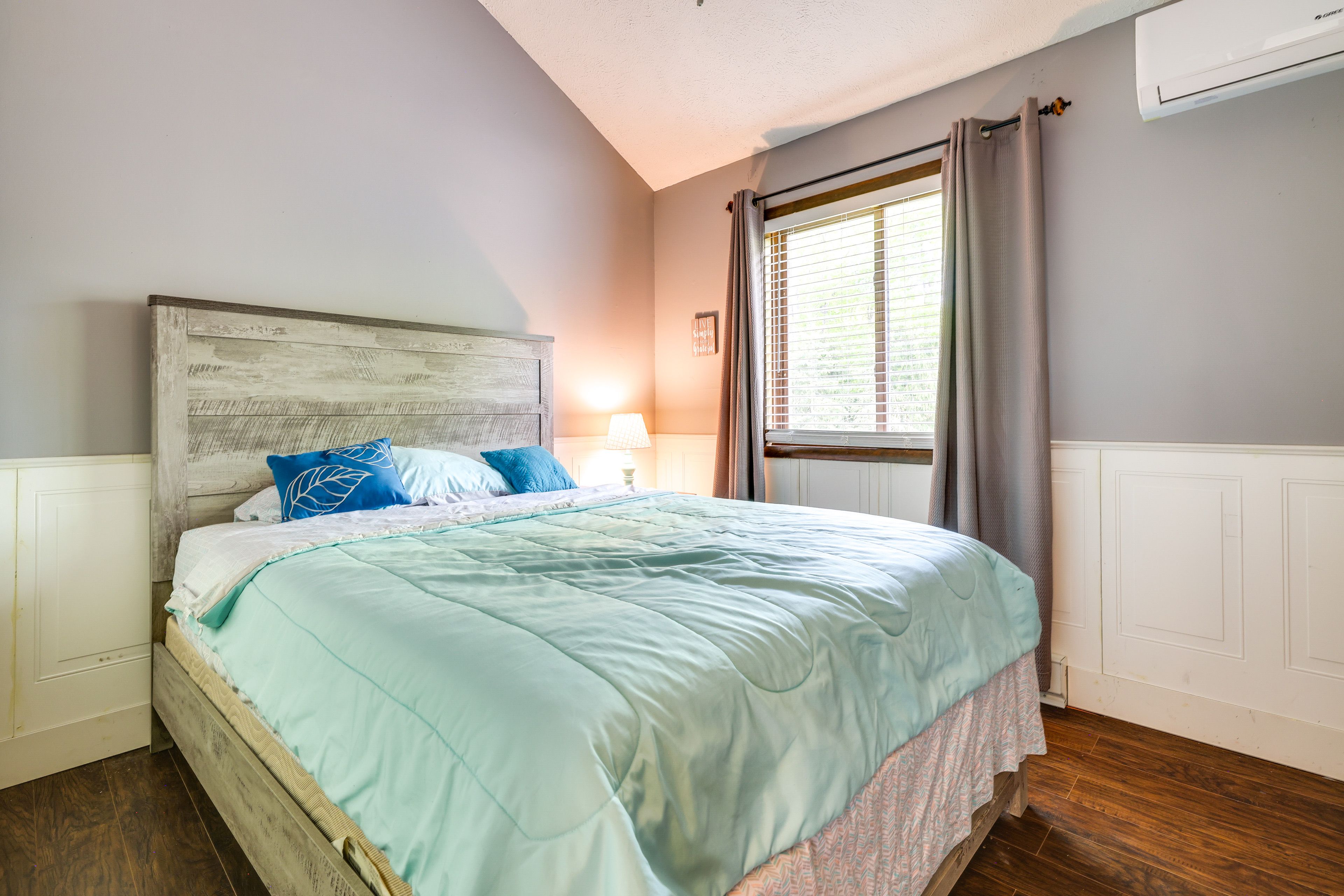 Bedroom 3 | 2nd Floor | Queen Bed
