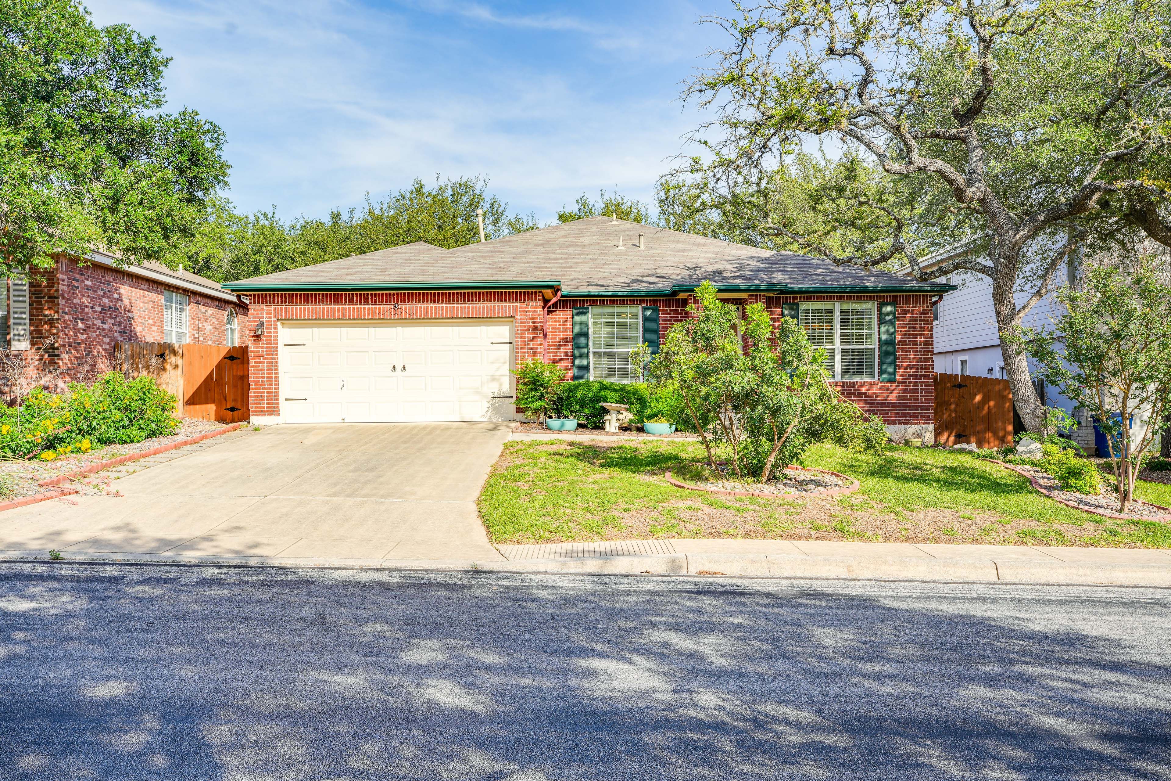 Property Exterior | Free Street Parking
