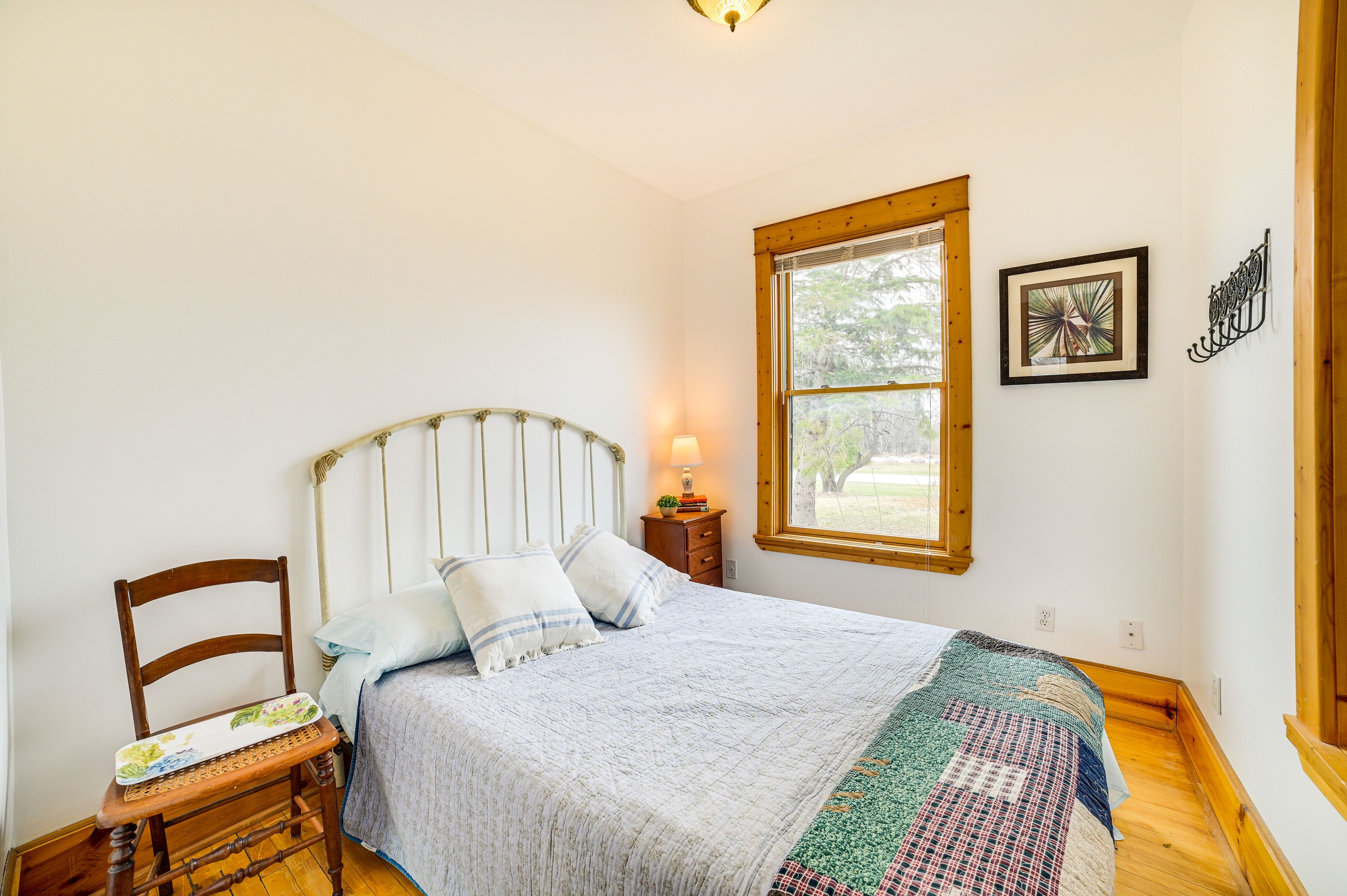 Bedroom 3 | 1st Floor | Queen Bed
