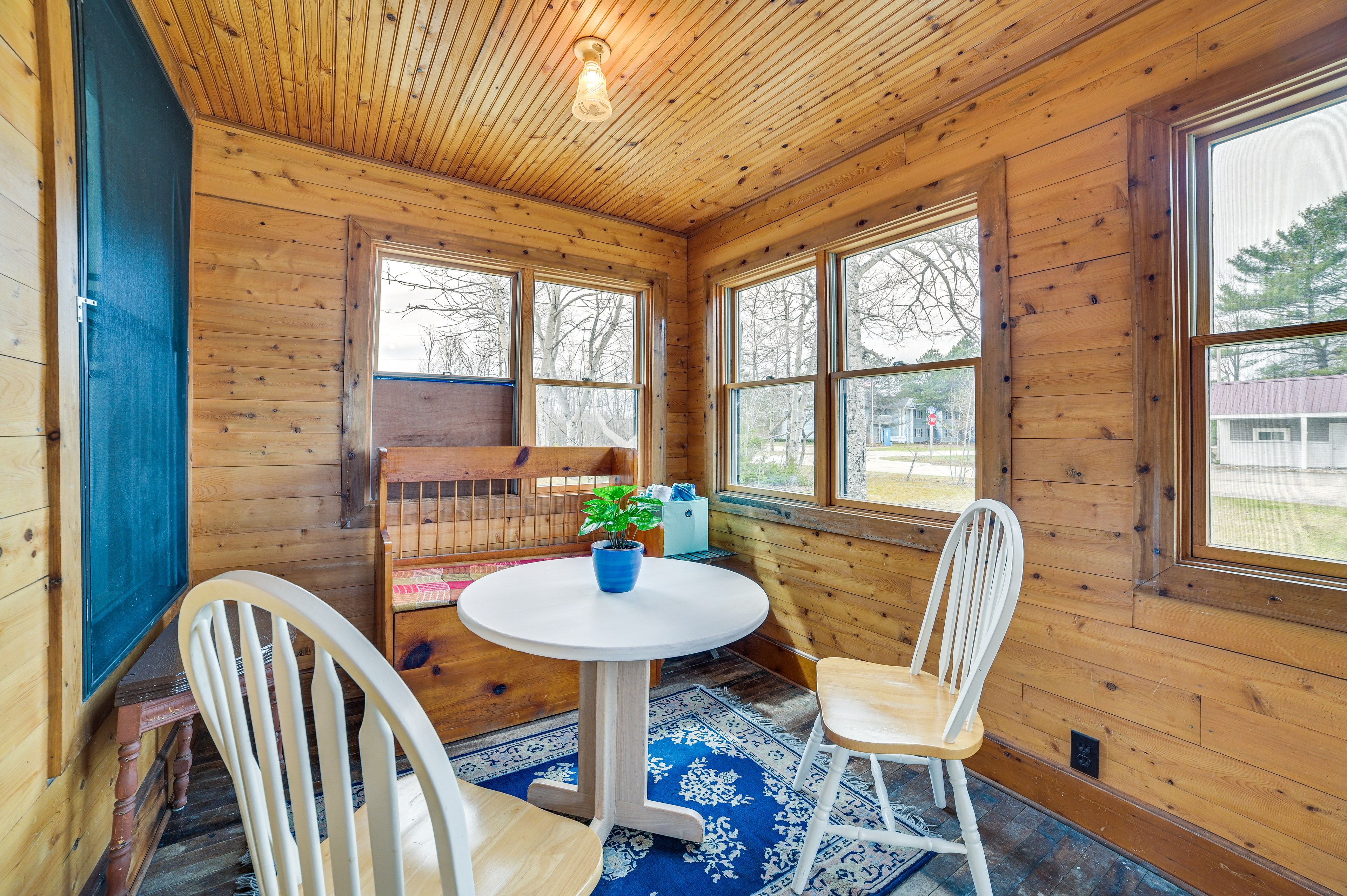 Sunroom | In-Unit Laundry | Central Heating | 3 Mi to Mackinaw City Beach