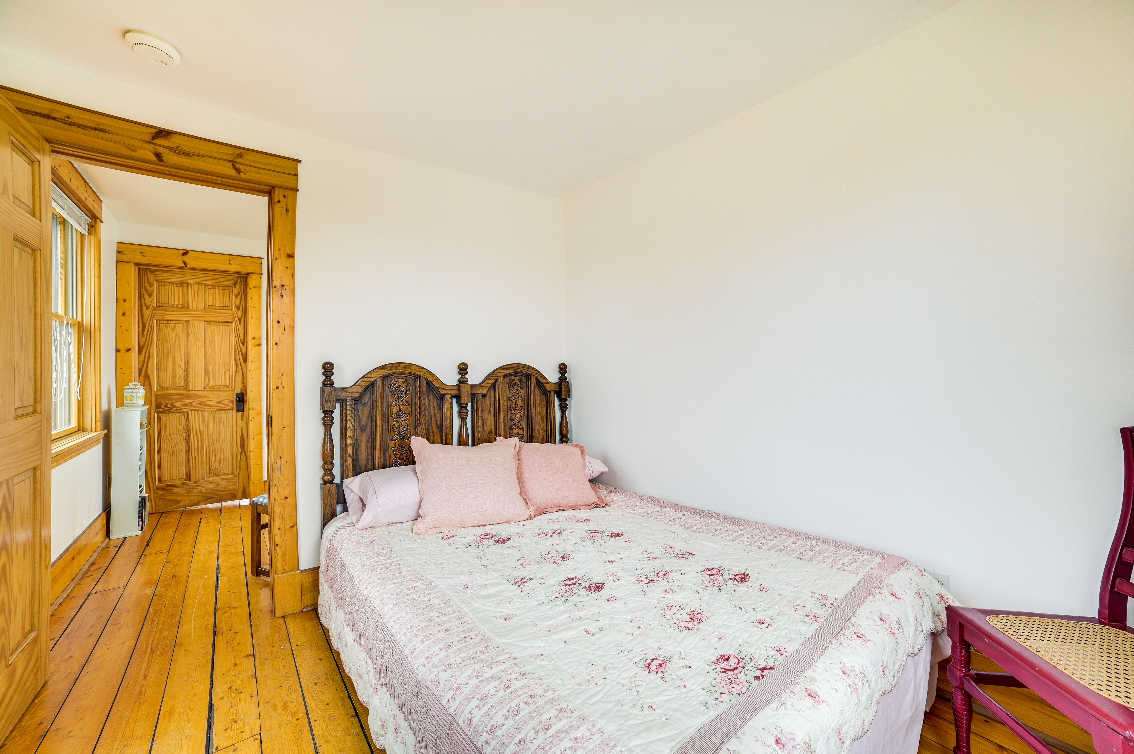 Bedroom 2 | 2nd Floor | Queen Bed