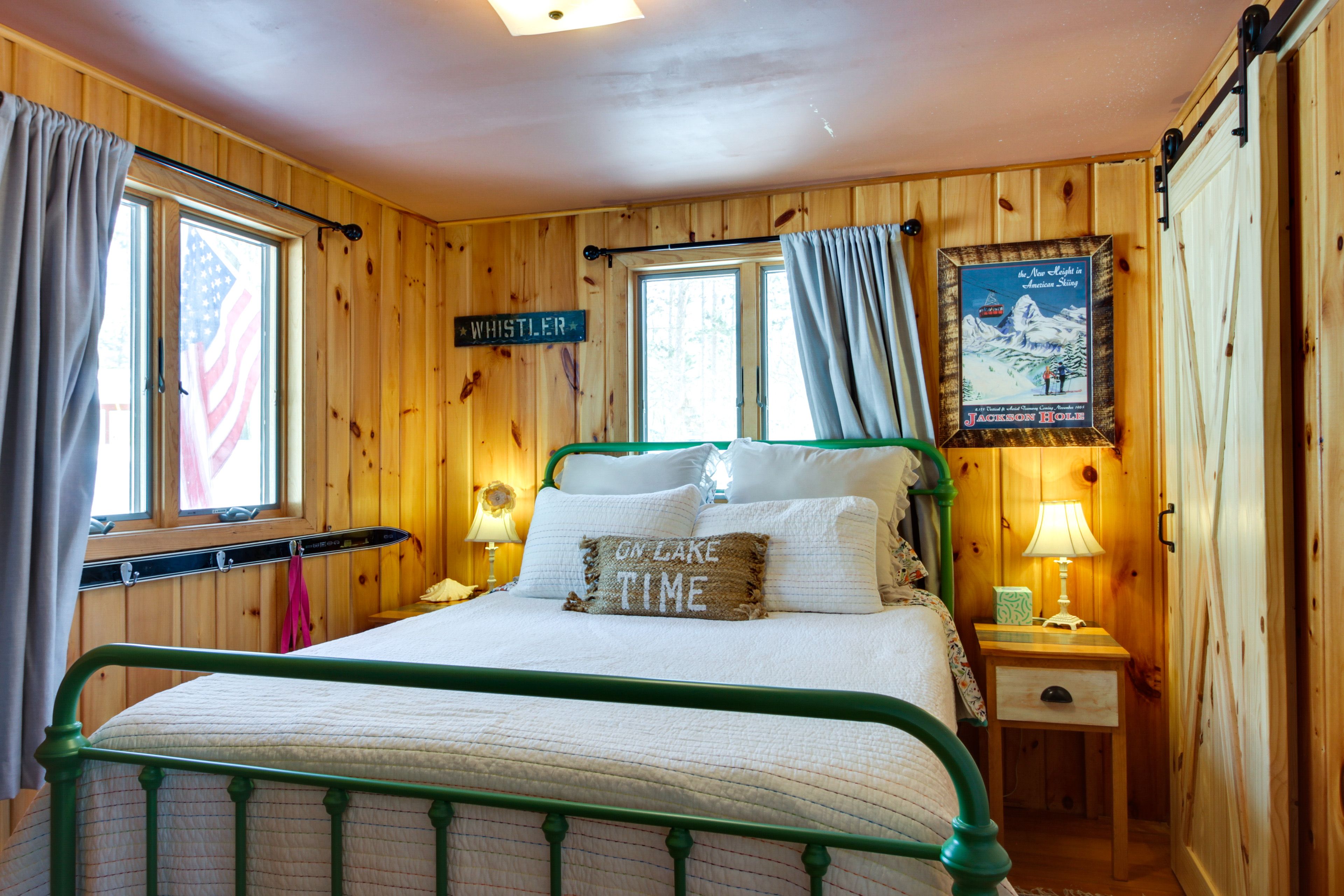 Bedroom 2 | Queen Bed
