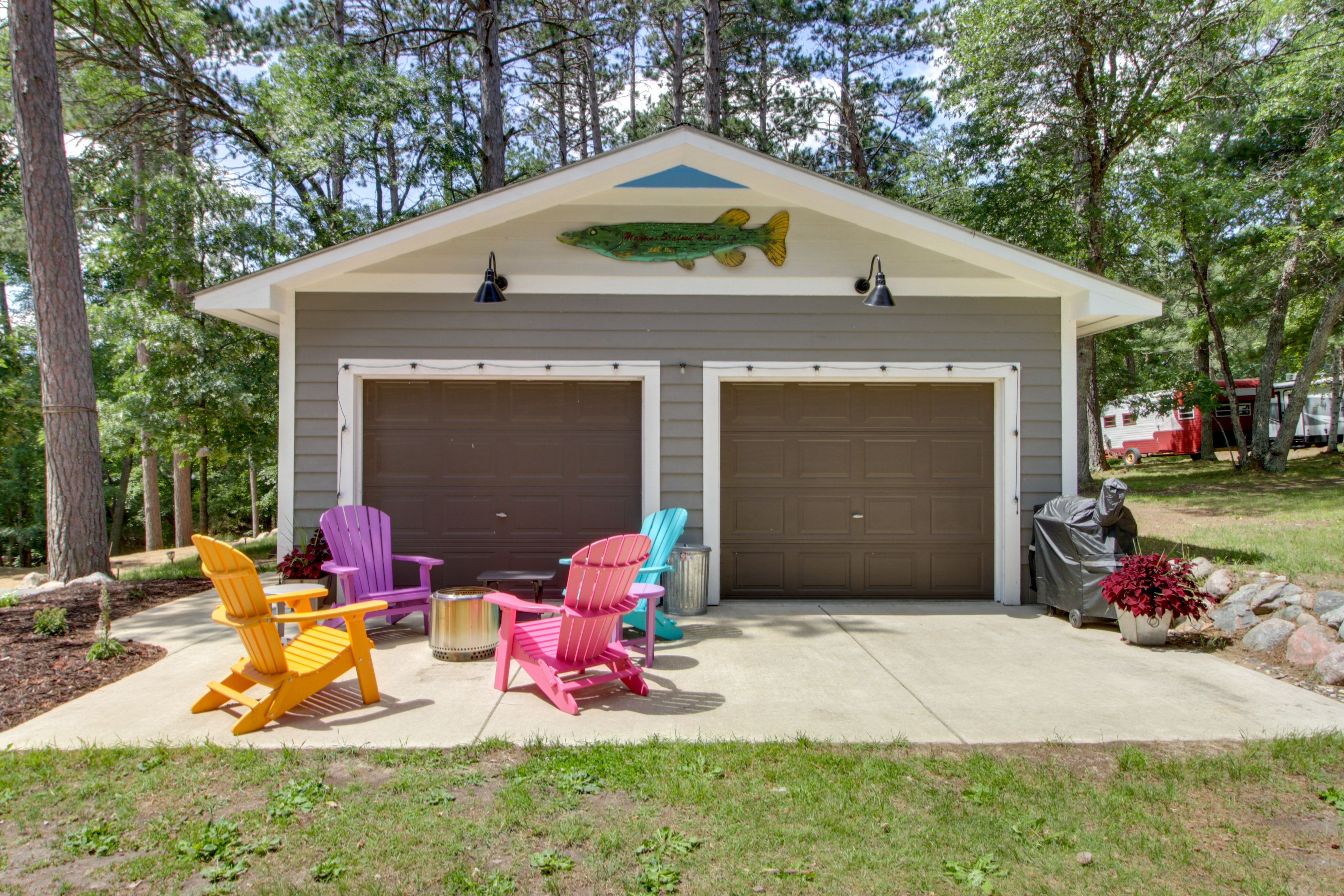 Parking | Driveway (5 Vehicles)