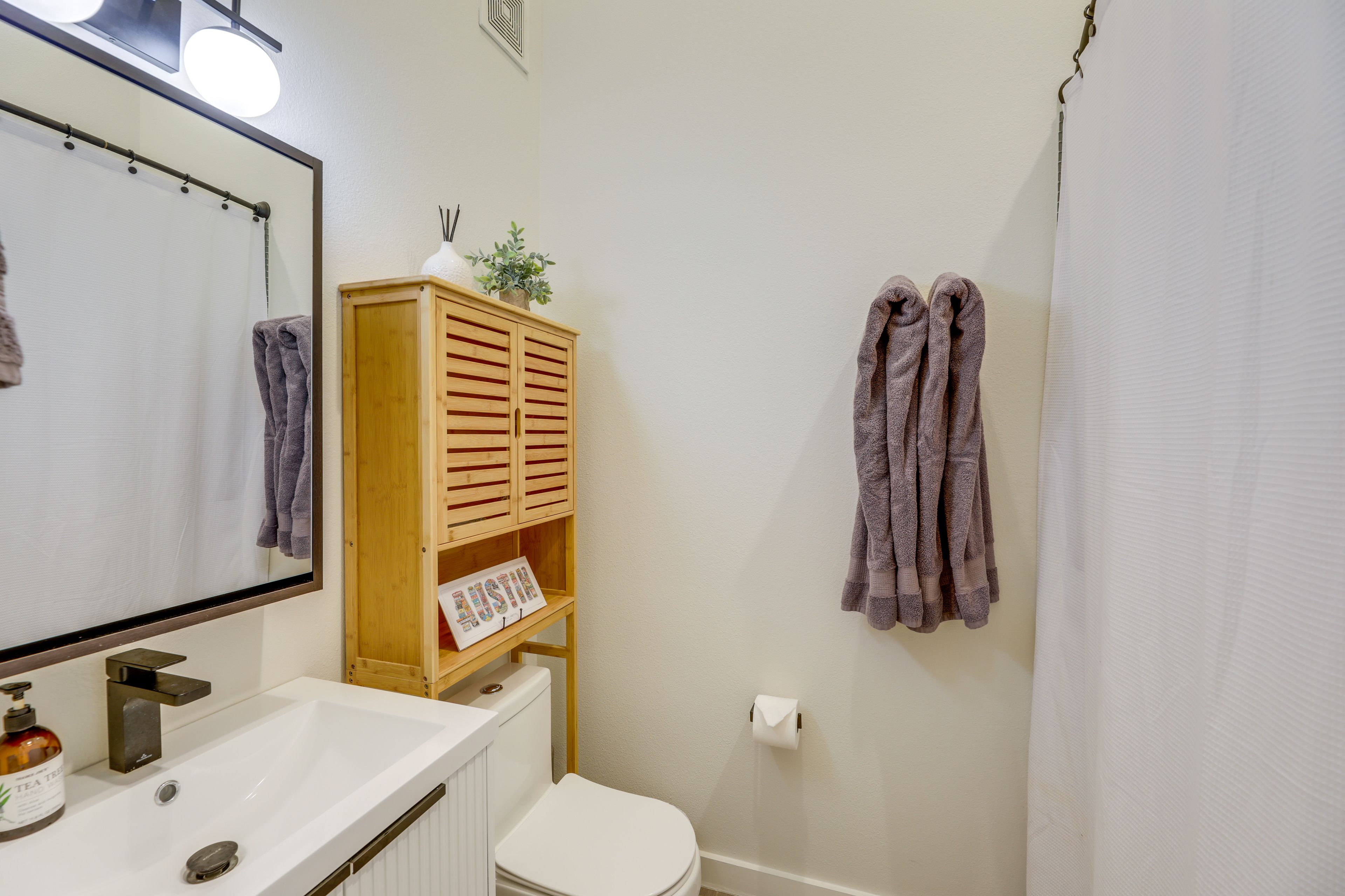 Full Bathroom