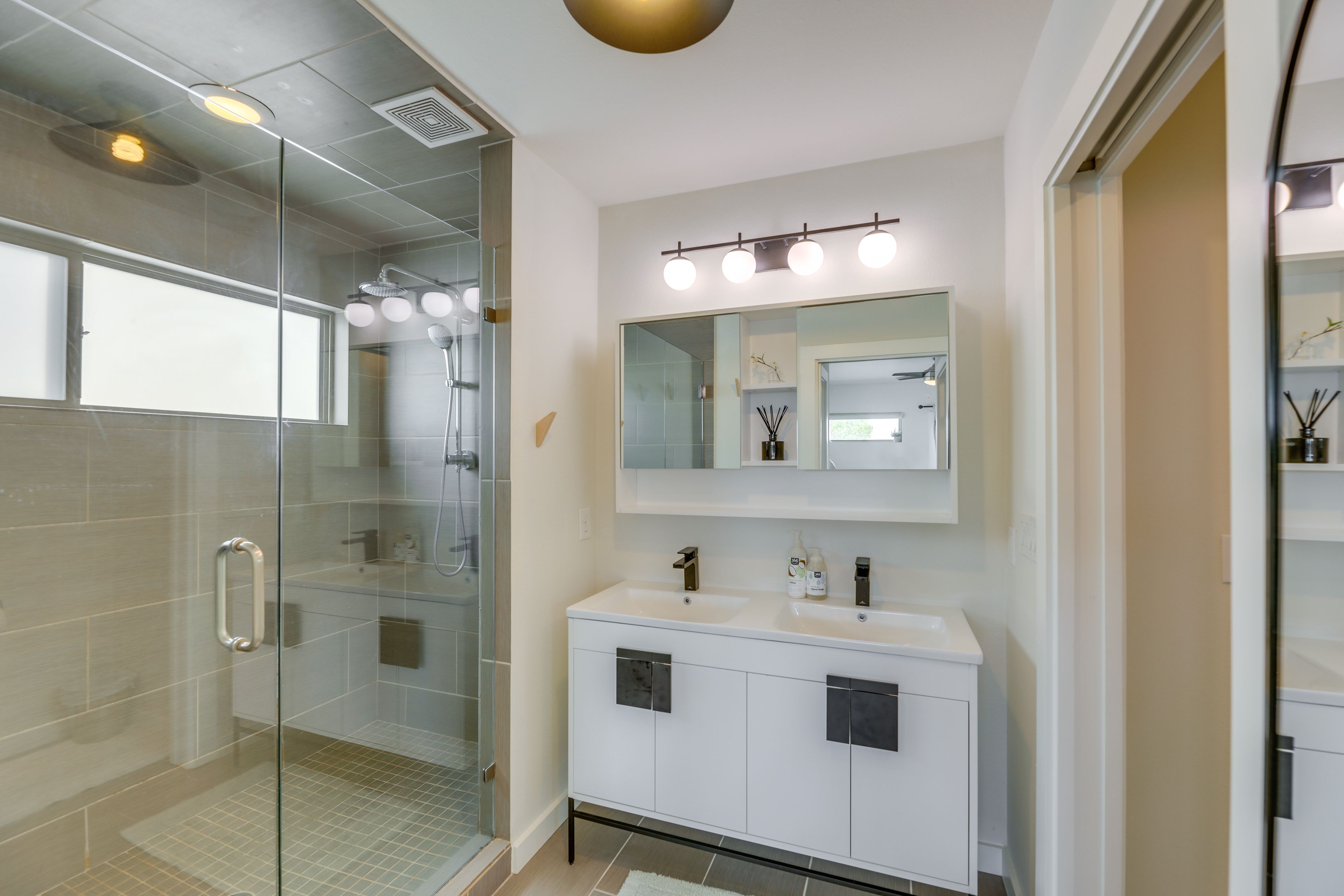 En-Suite Bathroom