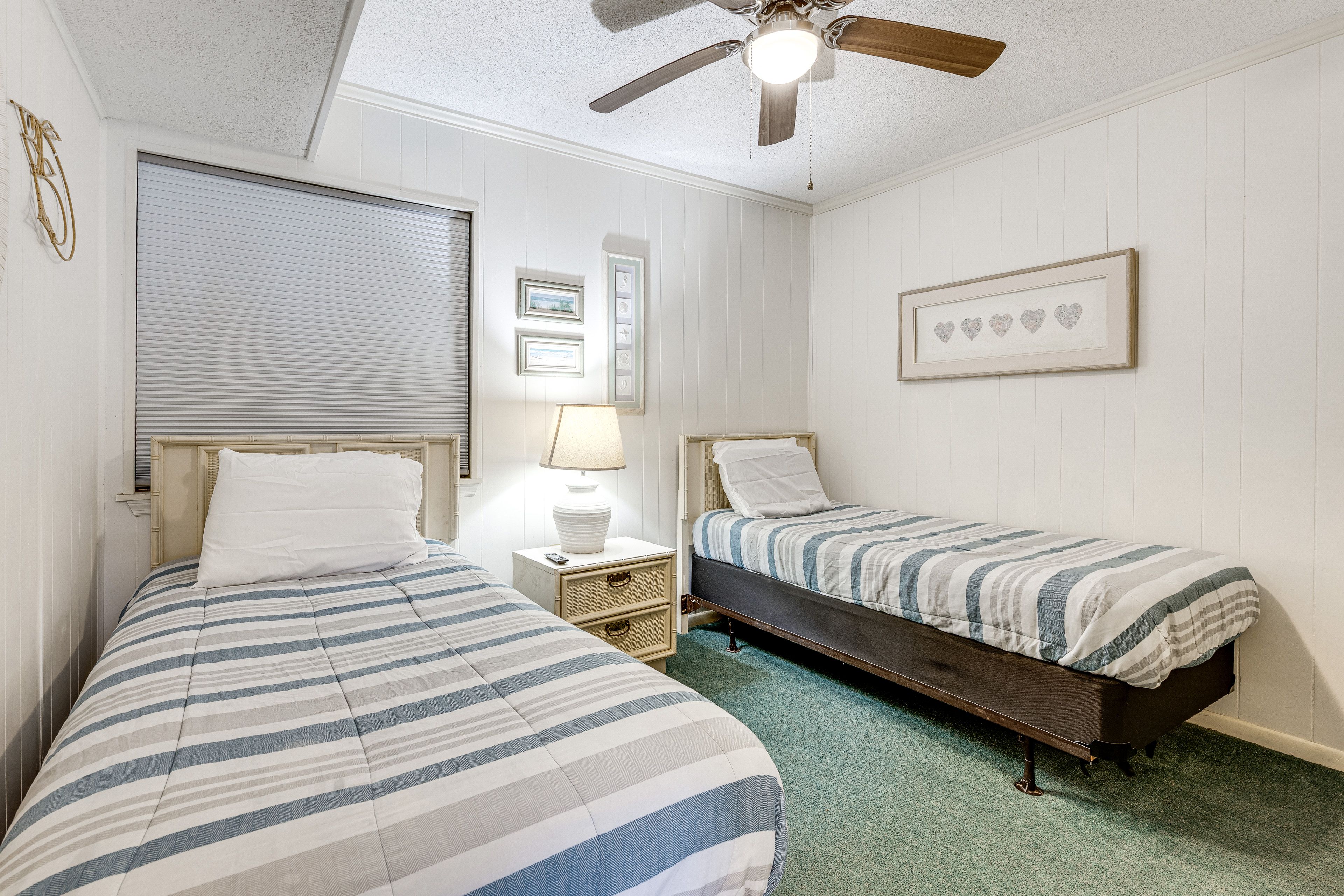 Bedroom 2 | 2 Twin Beds