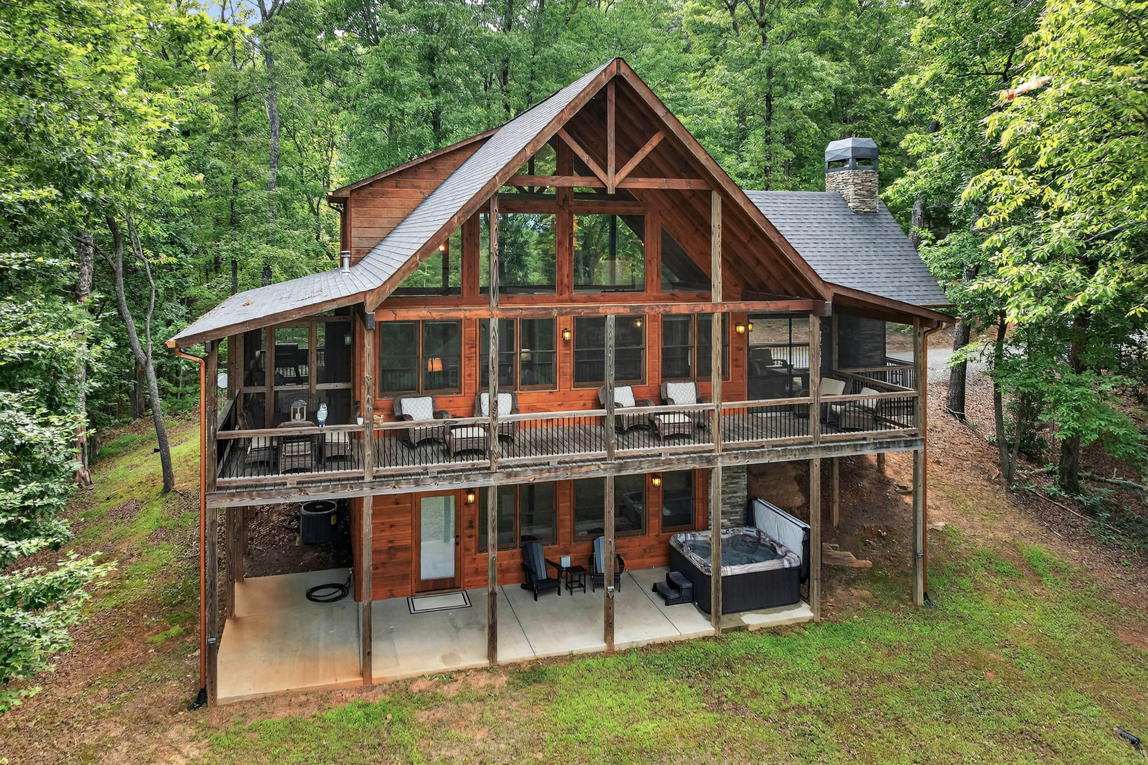 Mineral Bluff Vacation Rental | 3BR | 3BA | 2,500 Sq Ft | Stairs Required