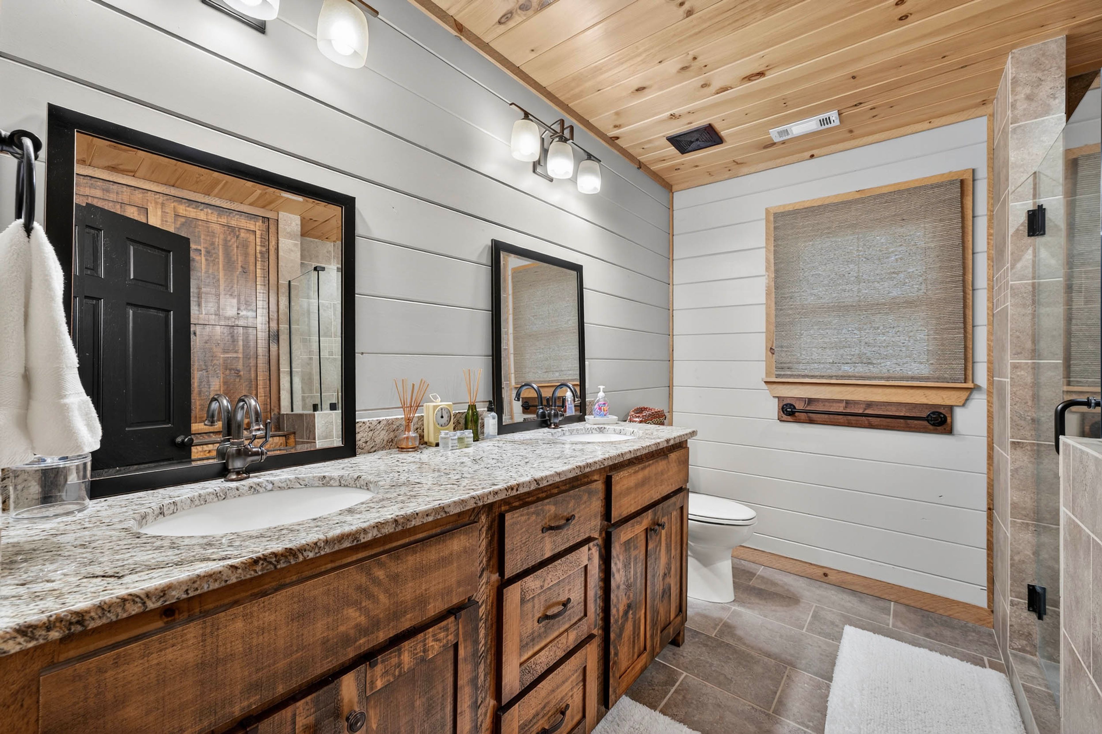 En-Suite Bathroom