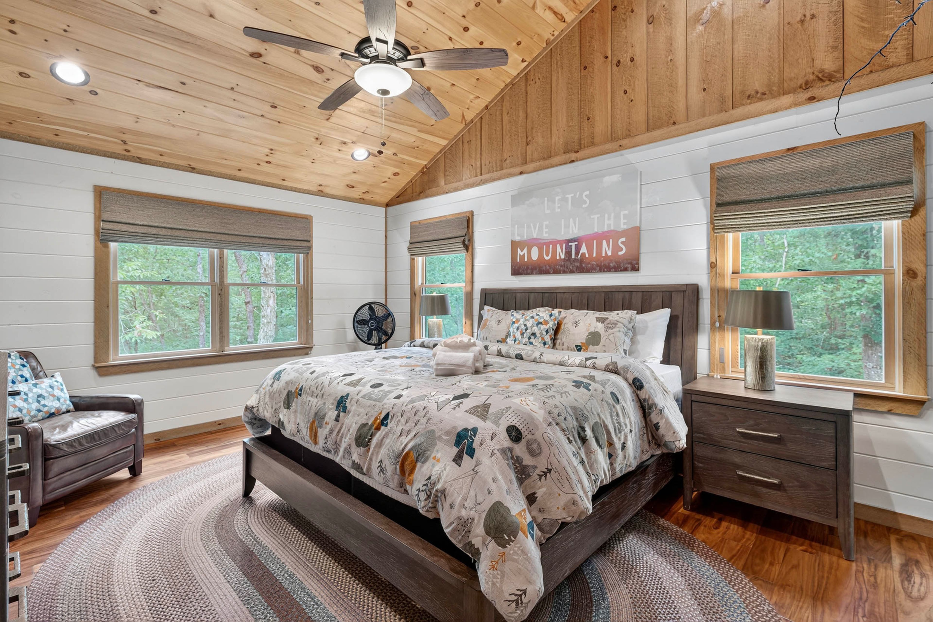 Bedroom 2 | King Bed | Smart TV | 2nd Floor