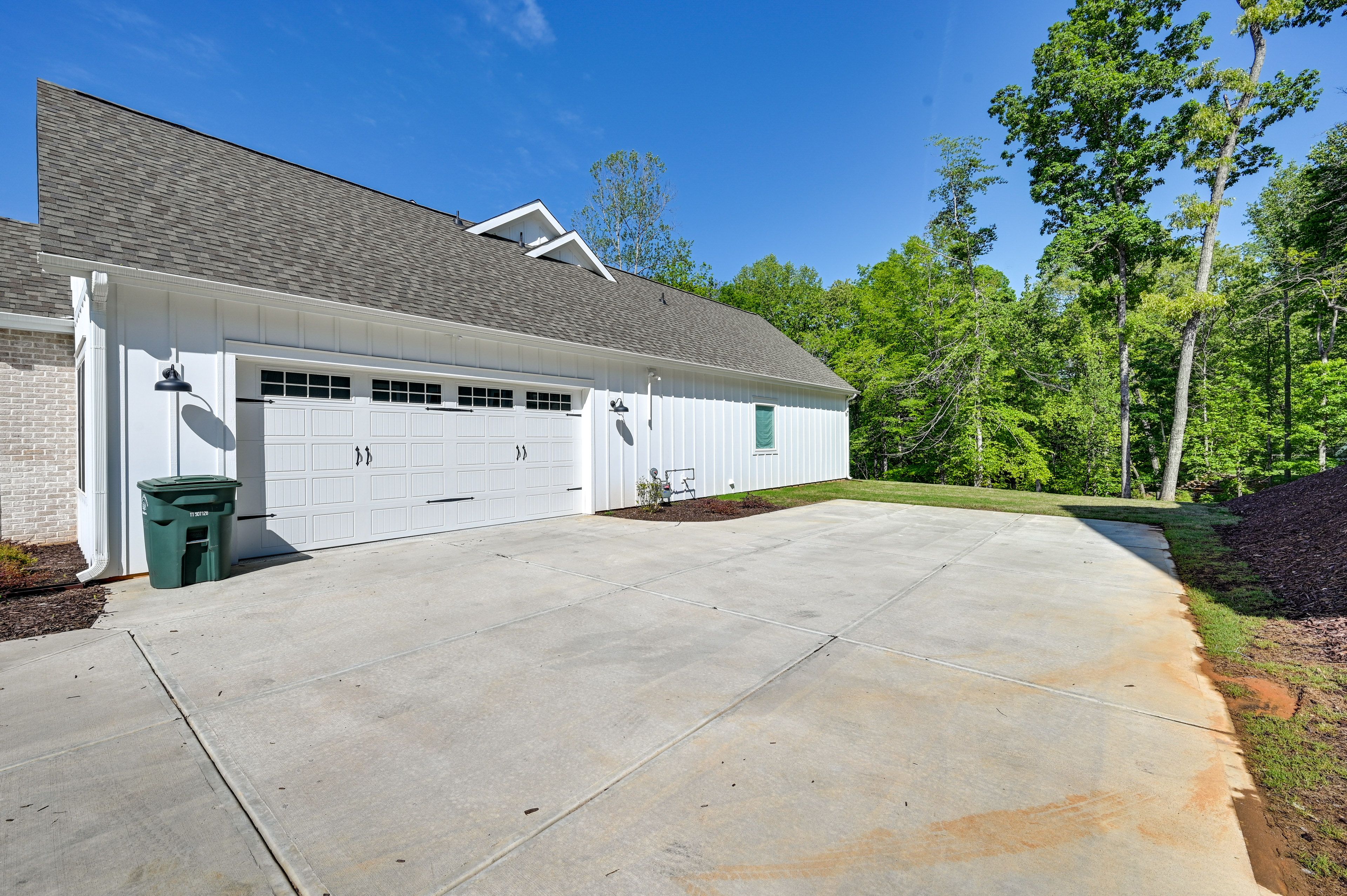 Parking | Garage (2 Vehicles) | Driveway (6 Vehicles)